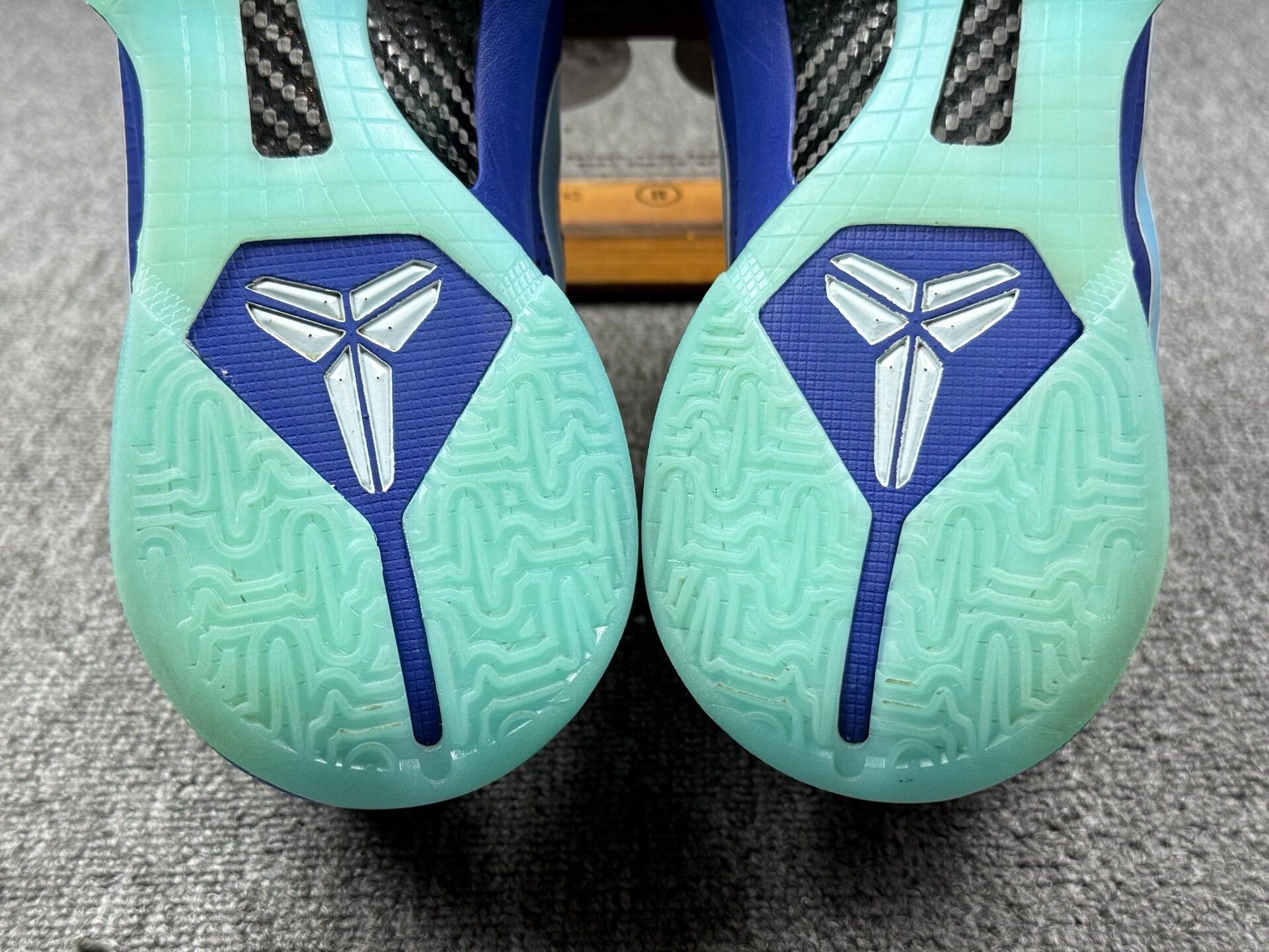 Nike Nike KOBE5 Blue Lowtop Sneakers 12 Men Size US 12 / EU 45 - 8 Thumbnail