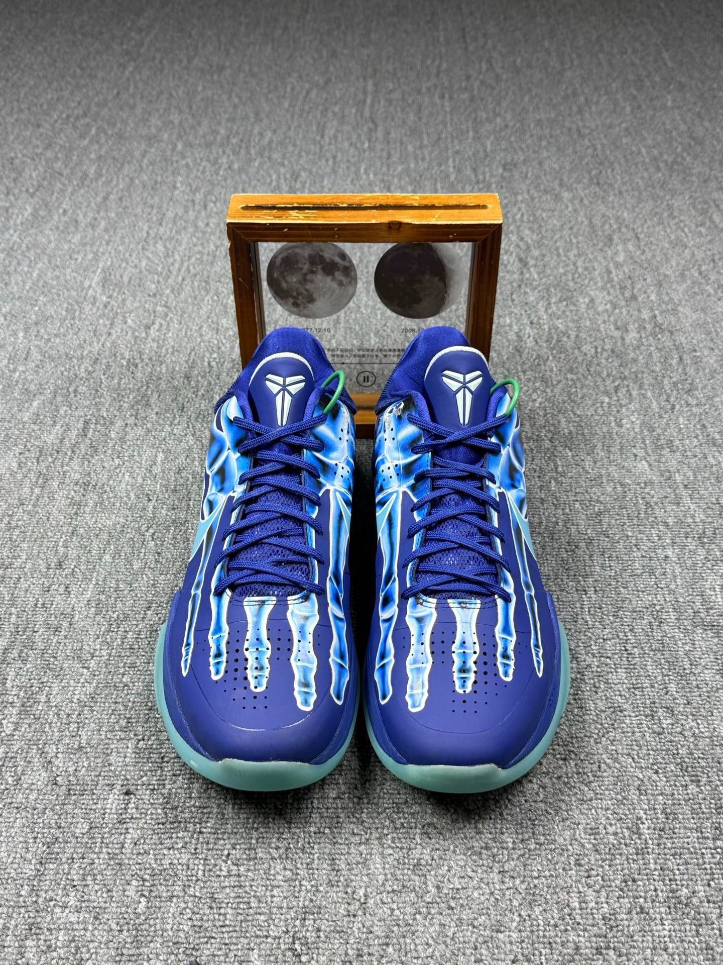 Nike Nike KOBE5 Blue Lowtop Sneakers 12 Men Size US 12 / EU 45 - 4 Thumbnail