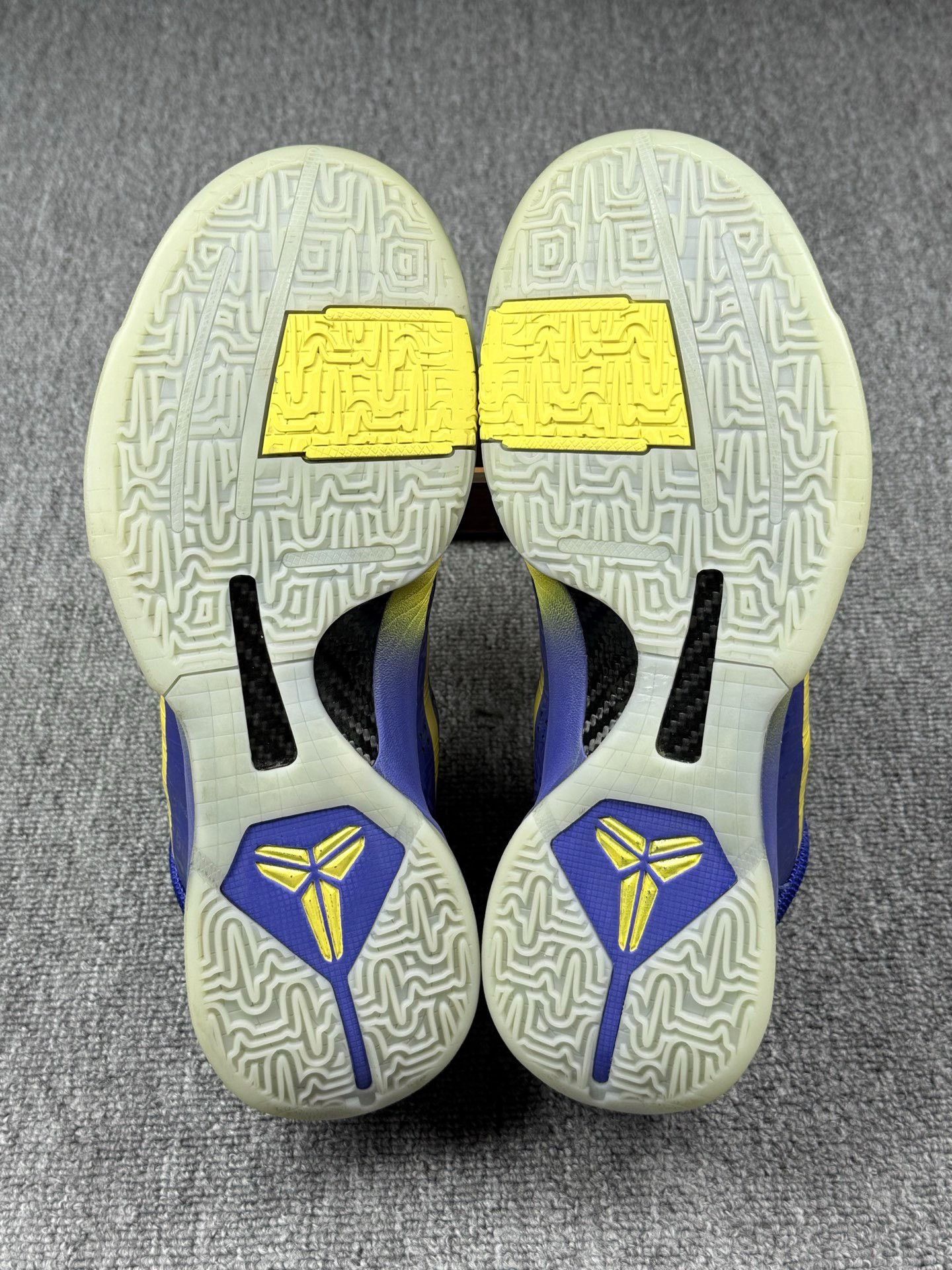 Nike Nike KOBE5 Yellow Lowtop Sneakers 10 Men Size US 10 / EU 43 - 6 Thumbnail