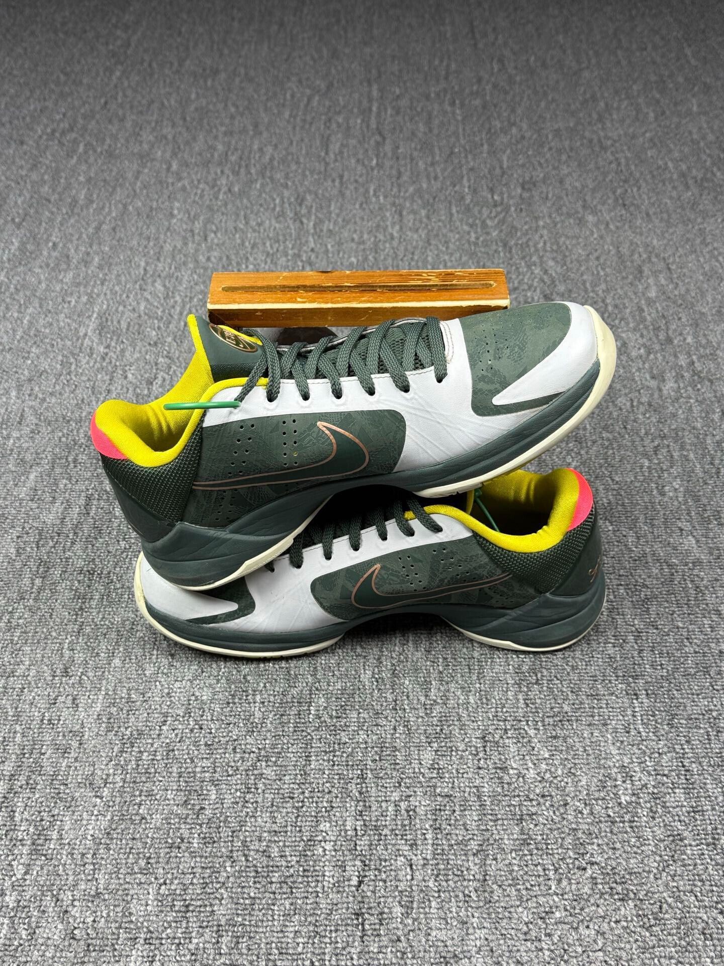 Nike Nike KOBE5 Green Lowtop Sneakers 9 Men Size US 9 / EU 42 - 3 Thumbnail