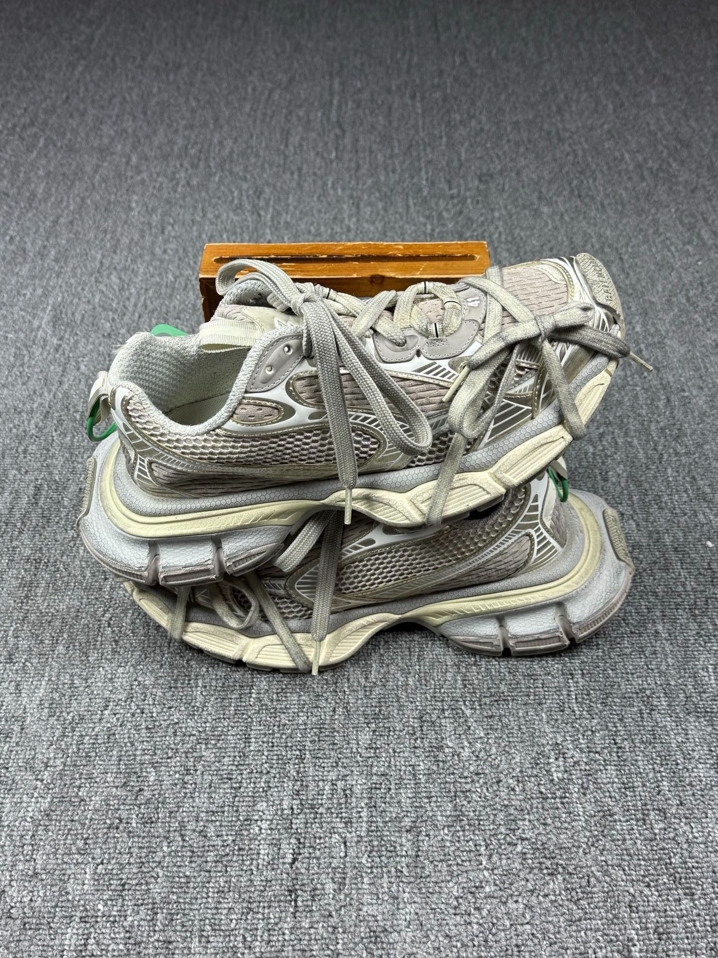Balenciaga Balenciaga Multi Lowtop Sneakers 8 Men Size US 8 / EU 41 - 2 Thumbnail