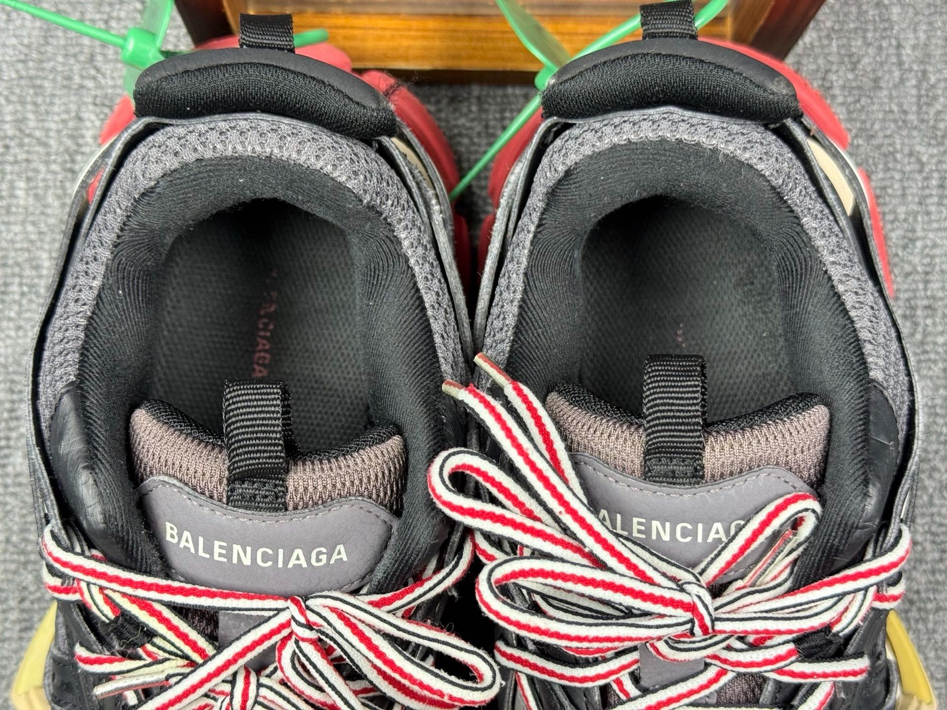 Balenciaga Balenciaga Black Lowtop Sneakers 7 Men Size US 7 / EU 40 - 9 Thumbnail