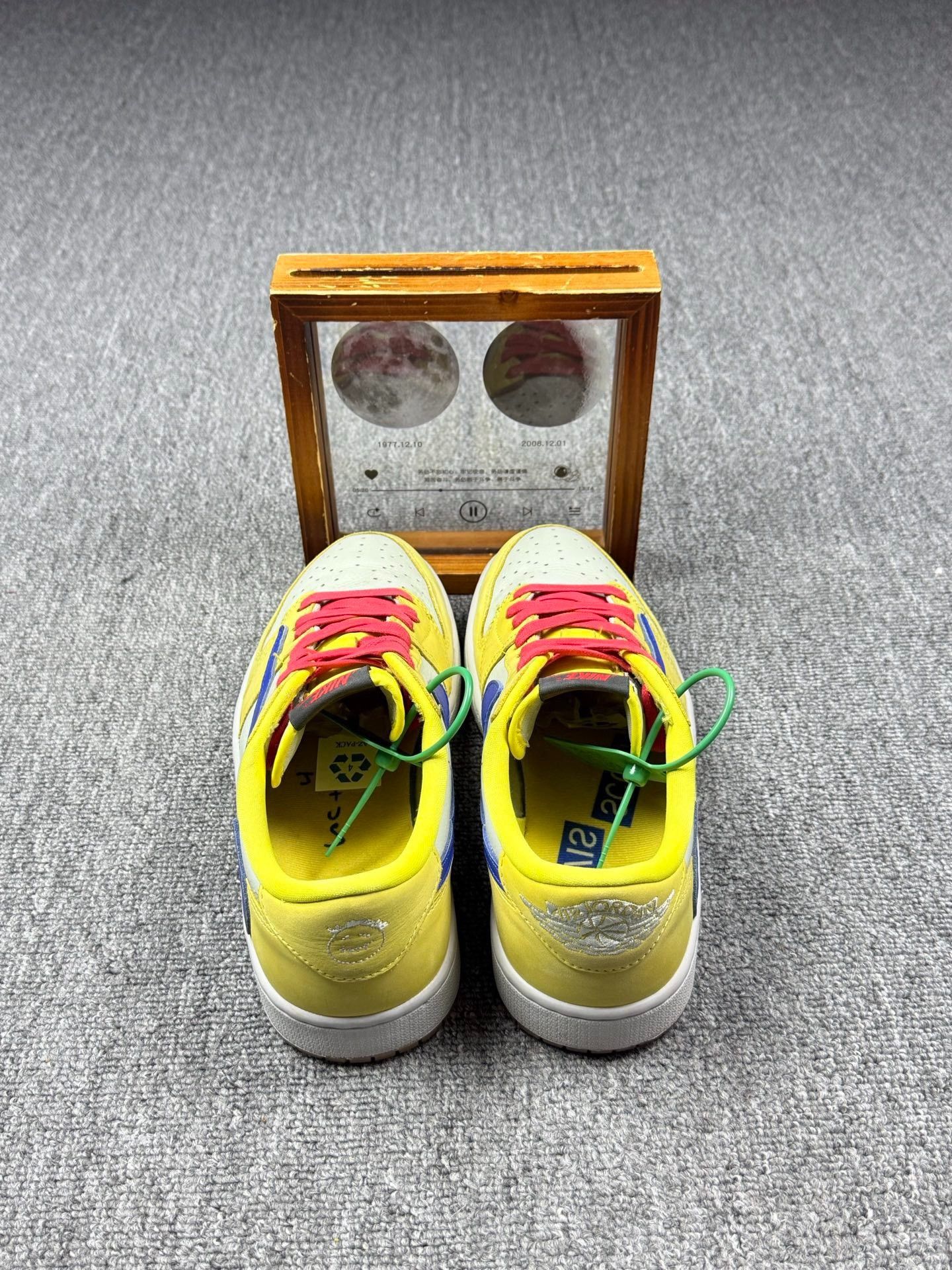Nike Nike AJ1 Gold Lowtop Sneakers 9 Men Size US 9 / EU 42 - 5 Thumbnail