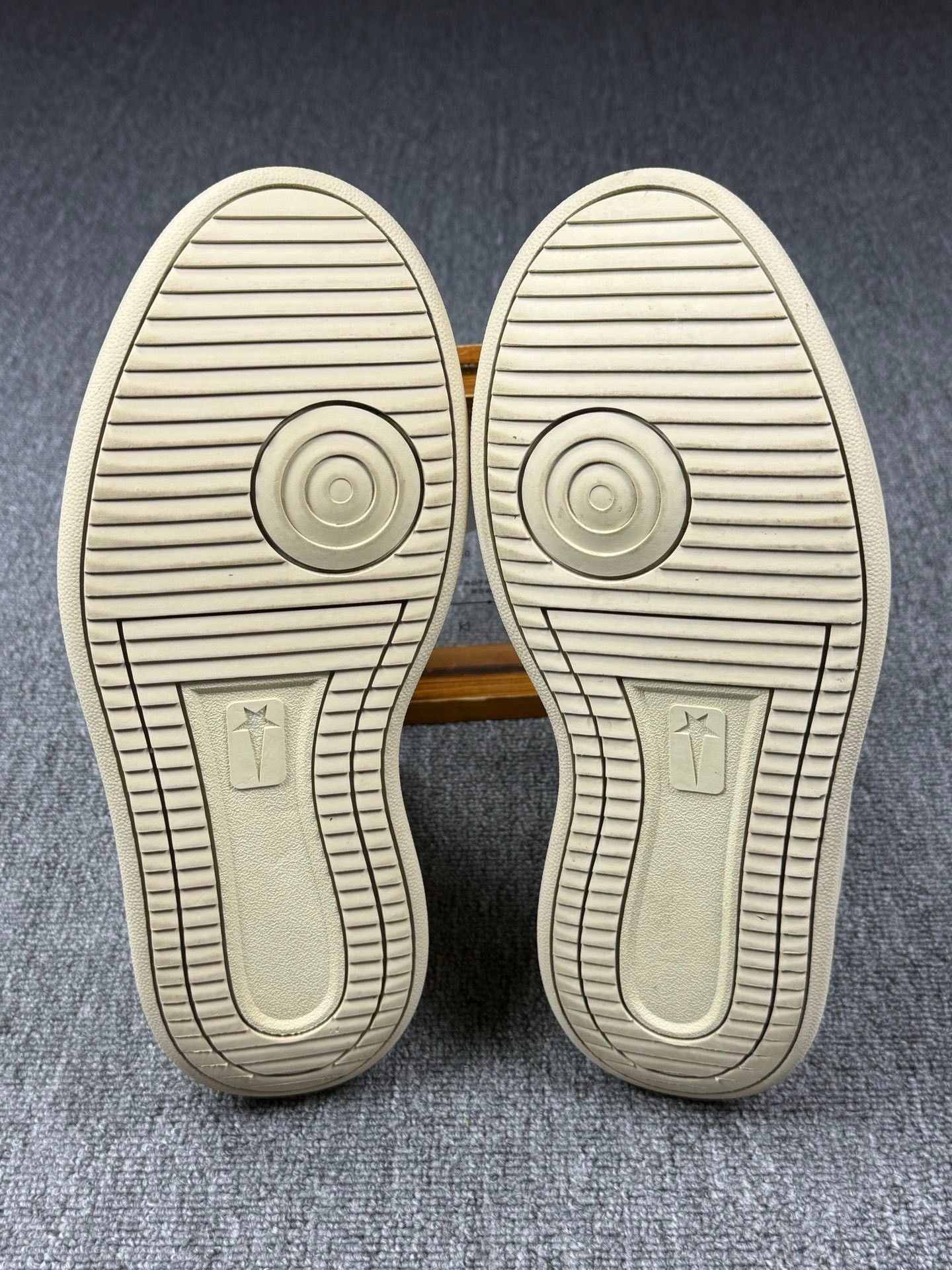 Rick Owens Rick Owens White Lowtop Sneakers 10 Men Size US 10 / EU 43 - 6 Thumbnail