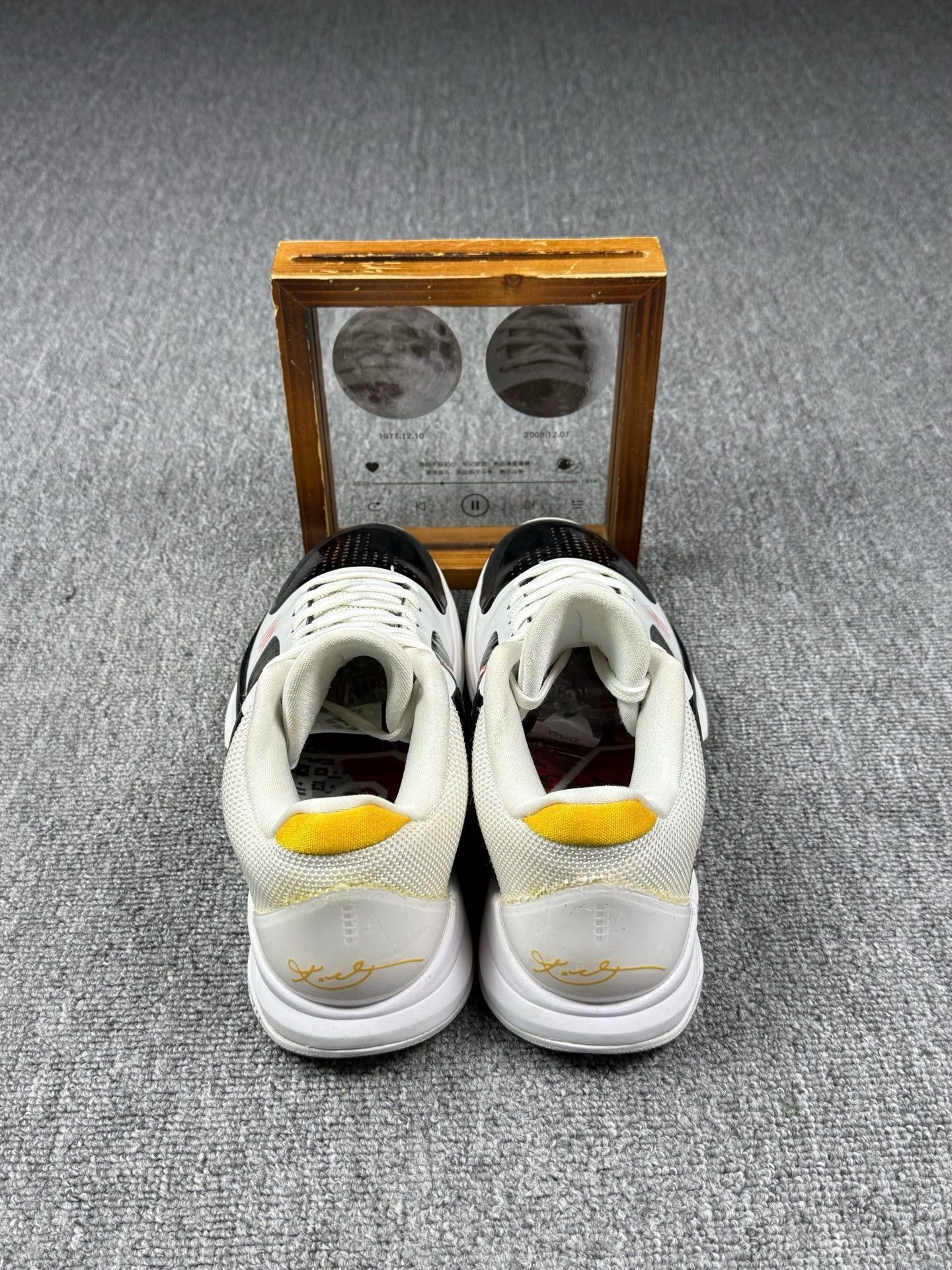 Nike Nike KOBE5 White Lowtop Sneakers 8 Men Size US 8 / EU 41 - 5 Thumbnail