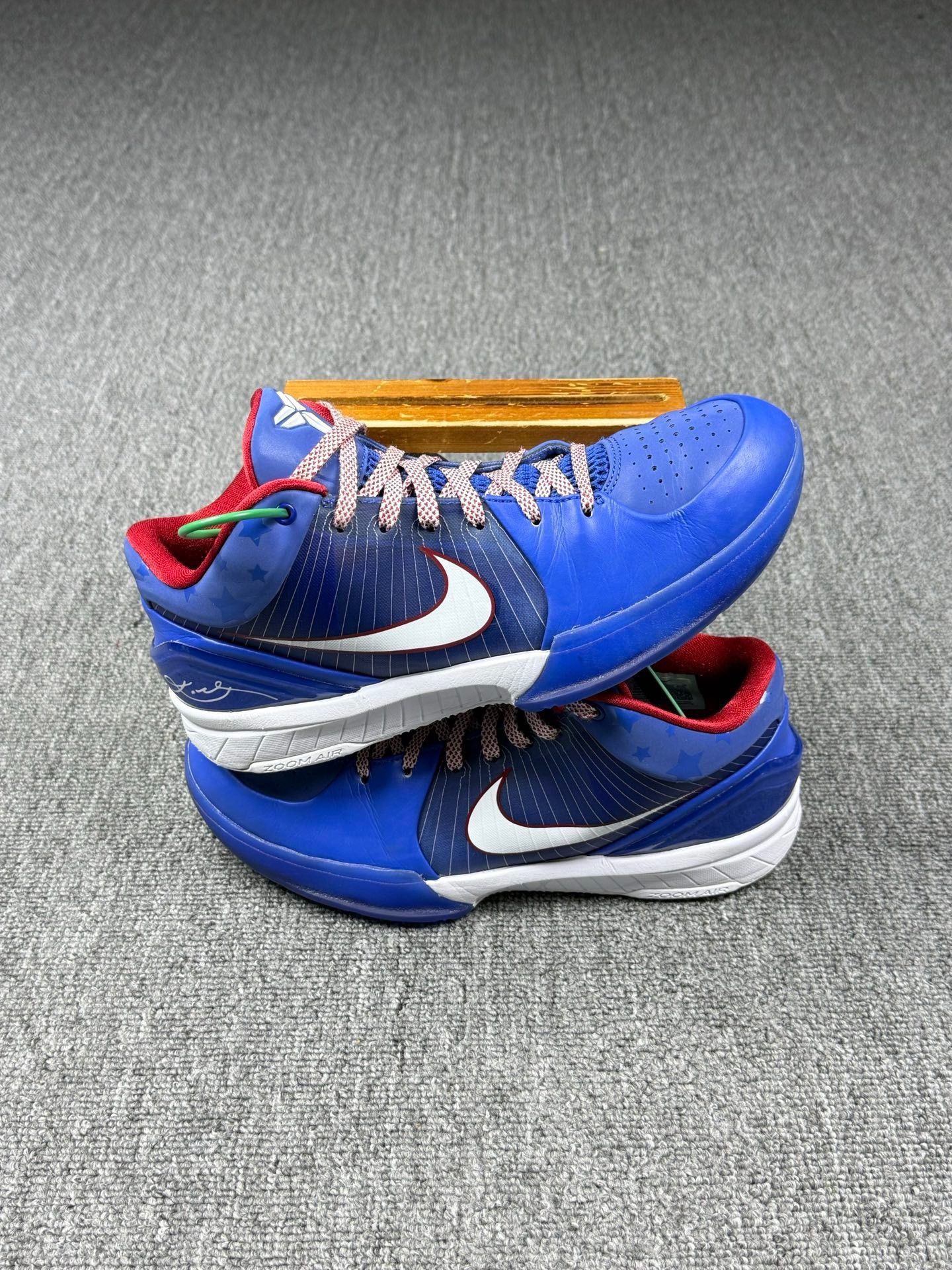 Nike Nike KOBE4 Blue Lowtop Sneakers 11 Men Size US 11 / EU 44 - 2 Thumbnail