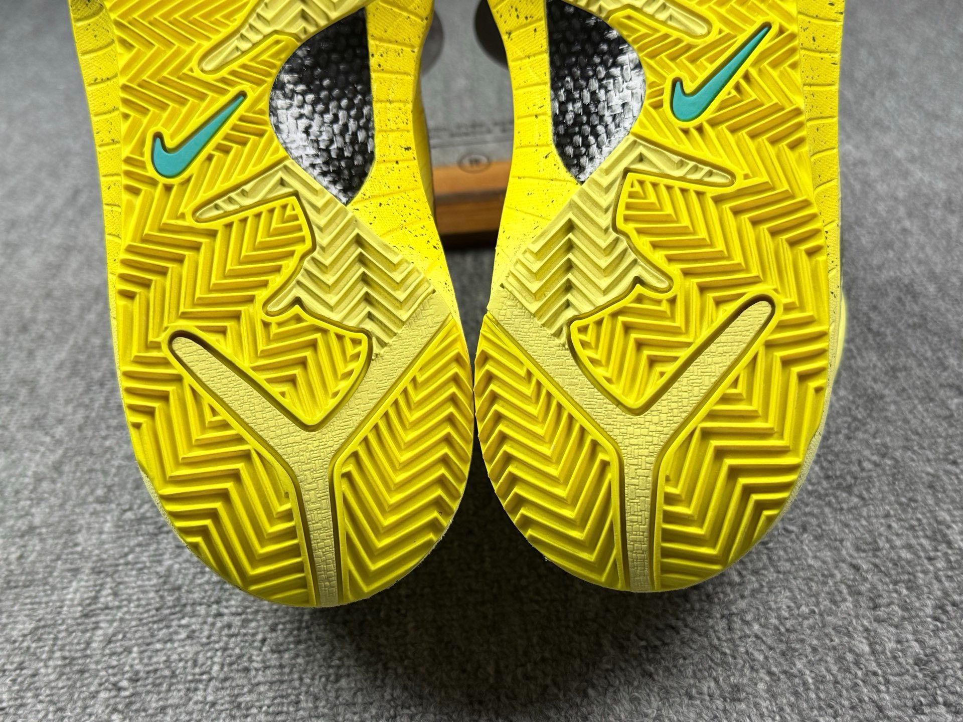 Nike Nike KOBE4 Yellow Lowtop Sneakers 11 Men Size US 11 / EU 44 - 8 Thumbnail
