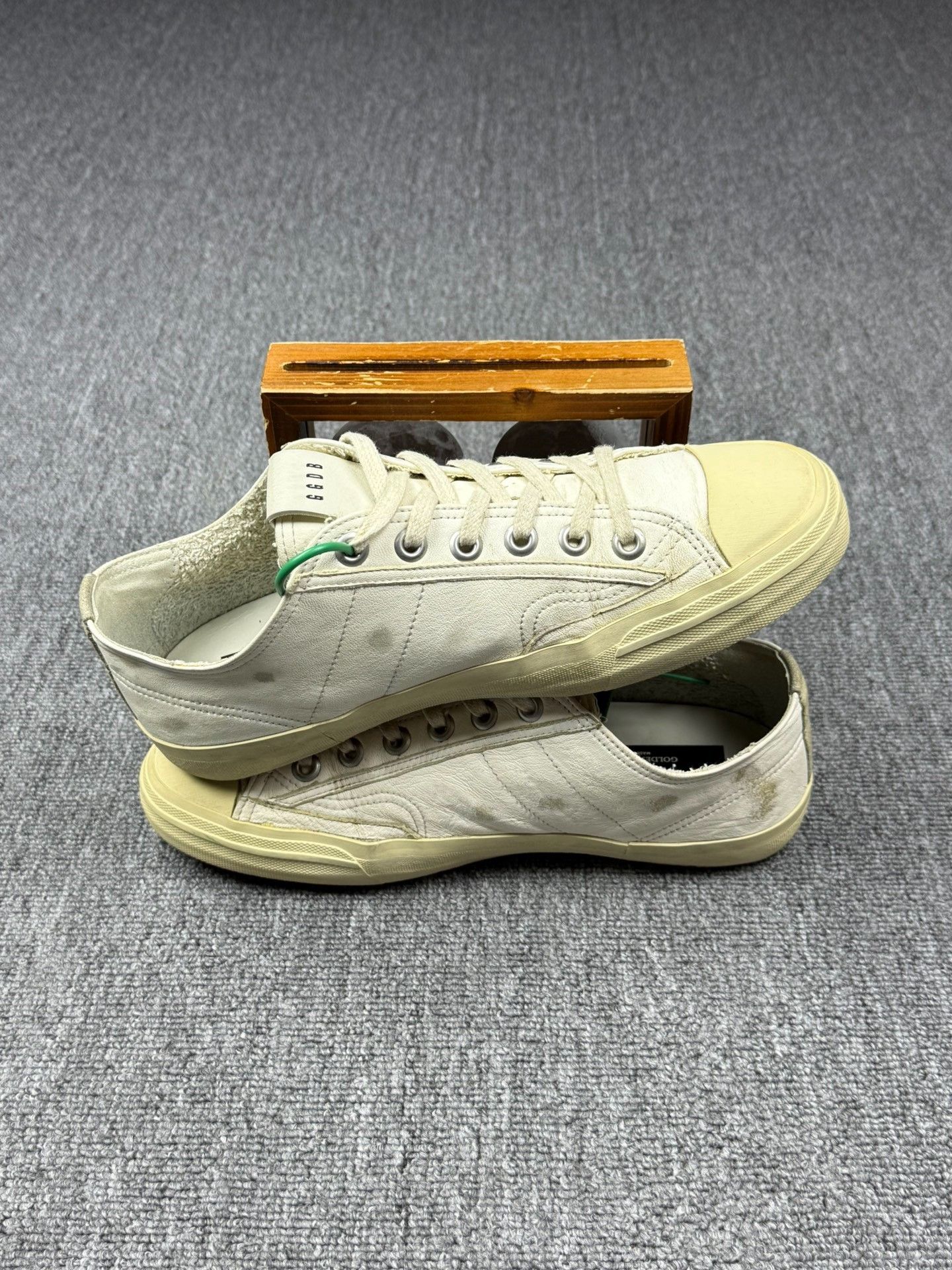 Golden Goose Golden Goose Yellow Lowtop Sneakers 9 Men Size US 9 / EU 42 - 3 Thumbnail