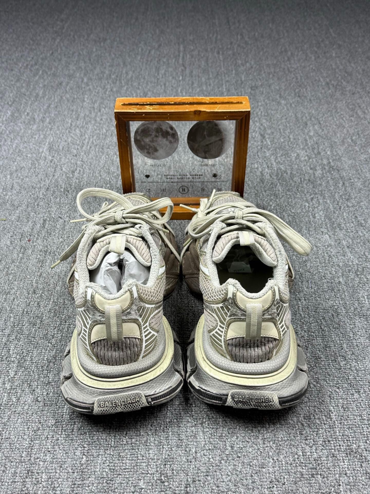 Balenciaga Balenciaga Beige Lowtop Sneakers 10 Men Size US 10 / EU 43 - 5 Thumbnail