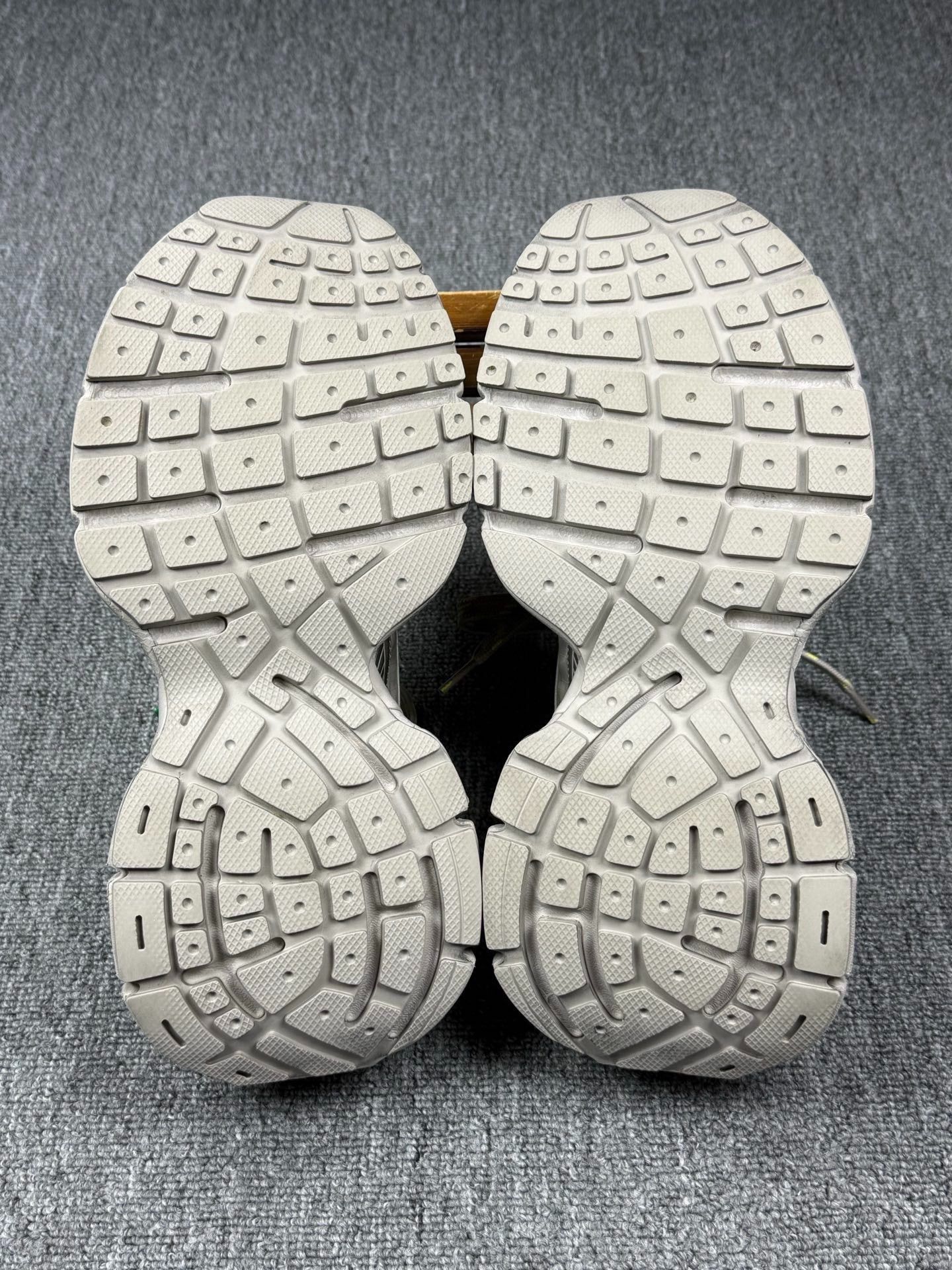 Balenciaga Balenciaga Polyester Gray Lowtop Sneakers it_42 Women Size US 12 / IT 42 - 6 Thumbnail