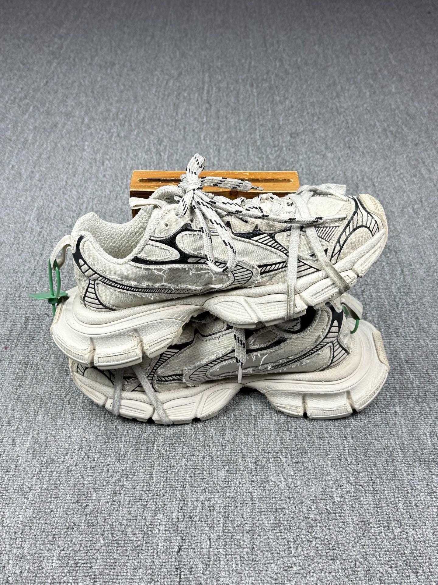 Balenciaga Balenciaga Canvas Denim Multi Lowtop Sneakers 9 Men Size US 9 / EU 42 - 3 Thumbnail
