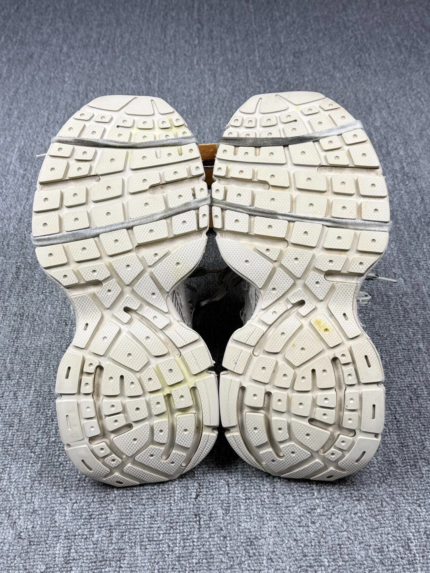 Balenciaga Balenciaga Canvas Denim Multi Lowtop Sneakers 9 Men Size US 9 / EU 42 - 6 Thumbnail