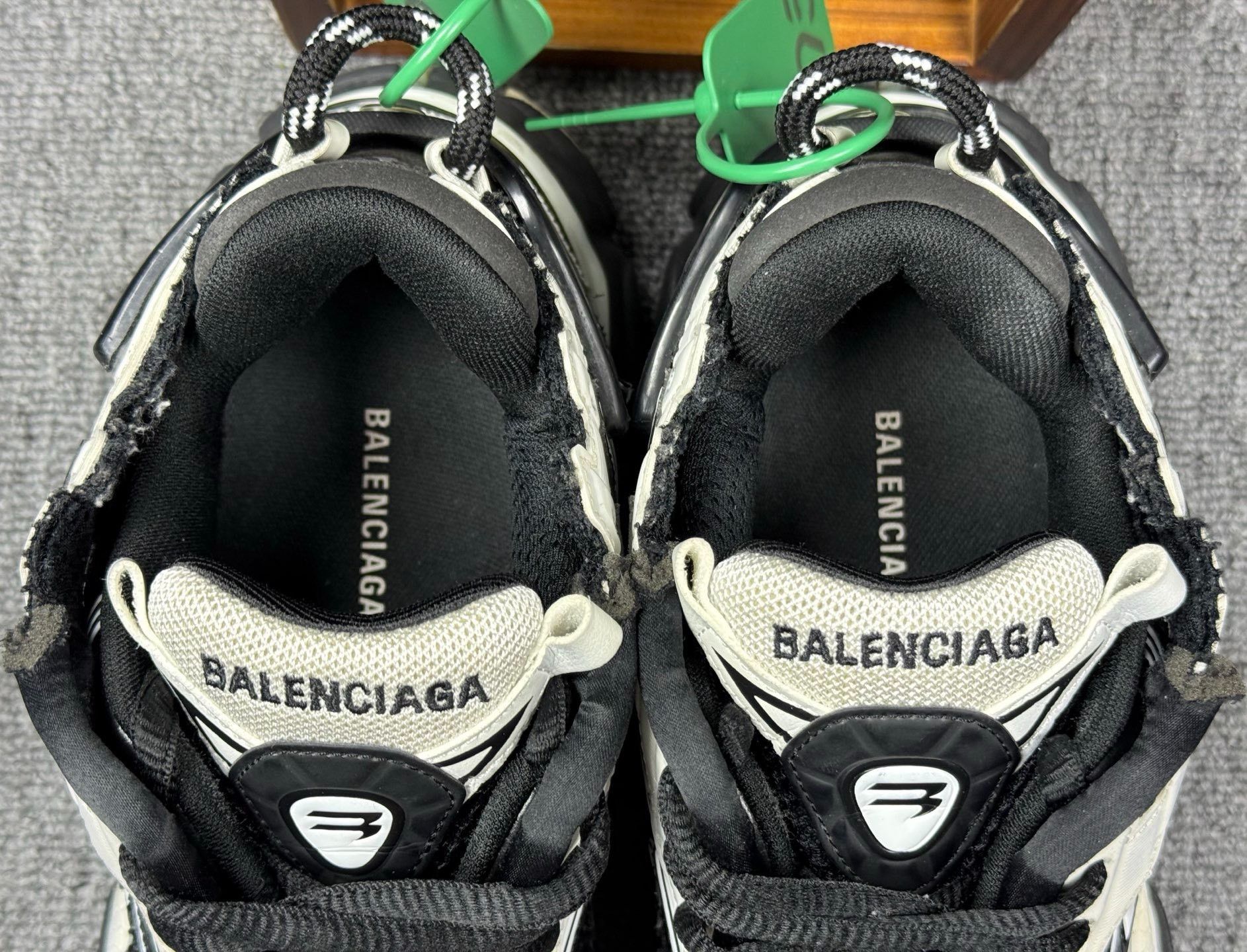Balenciaga Balenciaga Running Black Lowtop Sneakers 8 Men Size US 8 / EU 41 - 9 Thumbnail