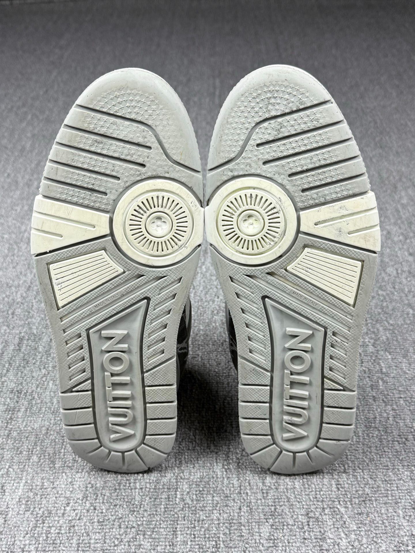 Louis Vuitton Louis Vuitton Training White Lowtop Sneakers 10 Men Size US 10 / EU 43 - 6 Thumbnail