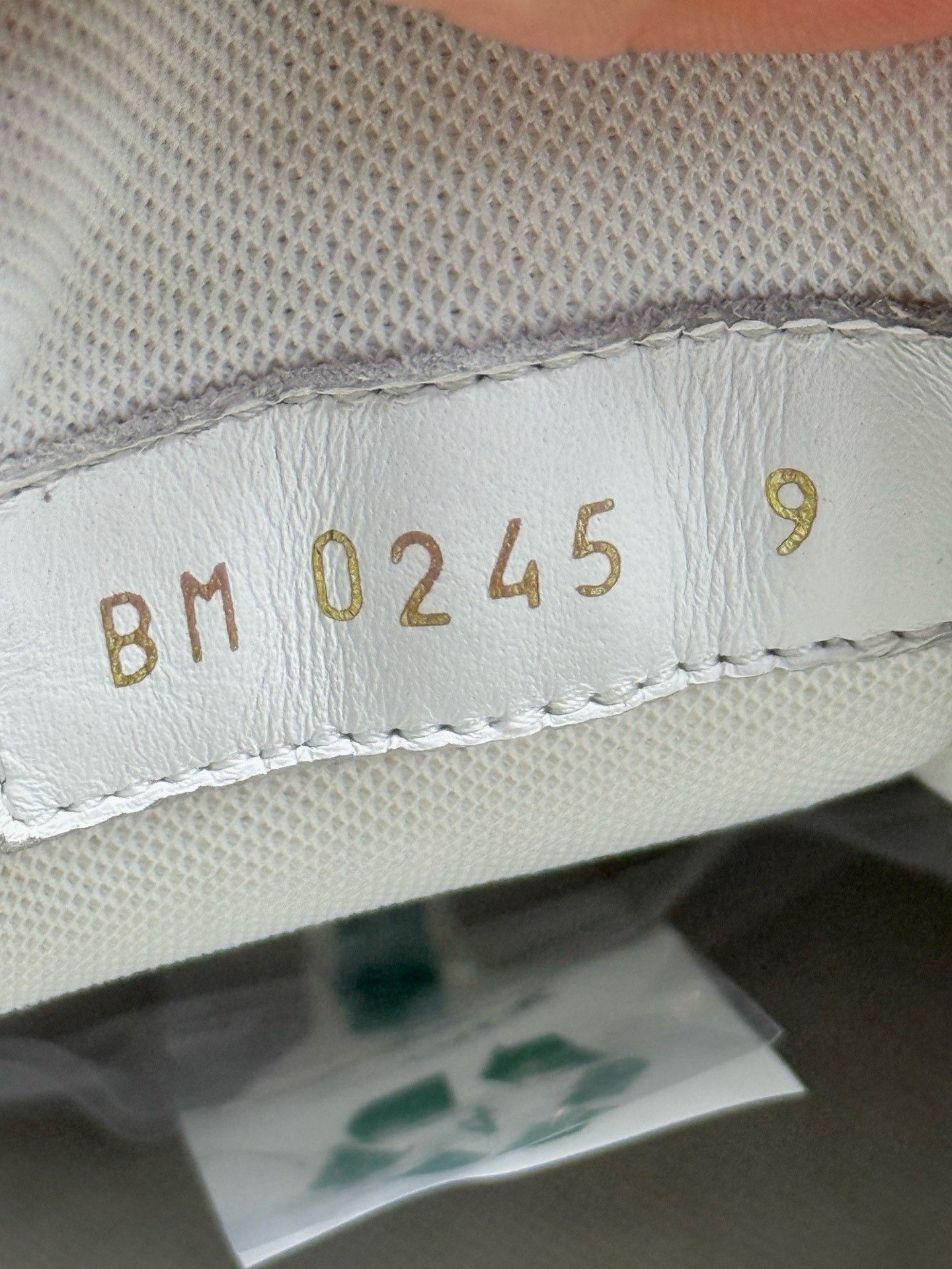 Louis Vuitton Louis Vuitton Training White Lowtop Sneakers 10 Men Size US 10 / EU 43 - 9 Thumbnail