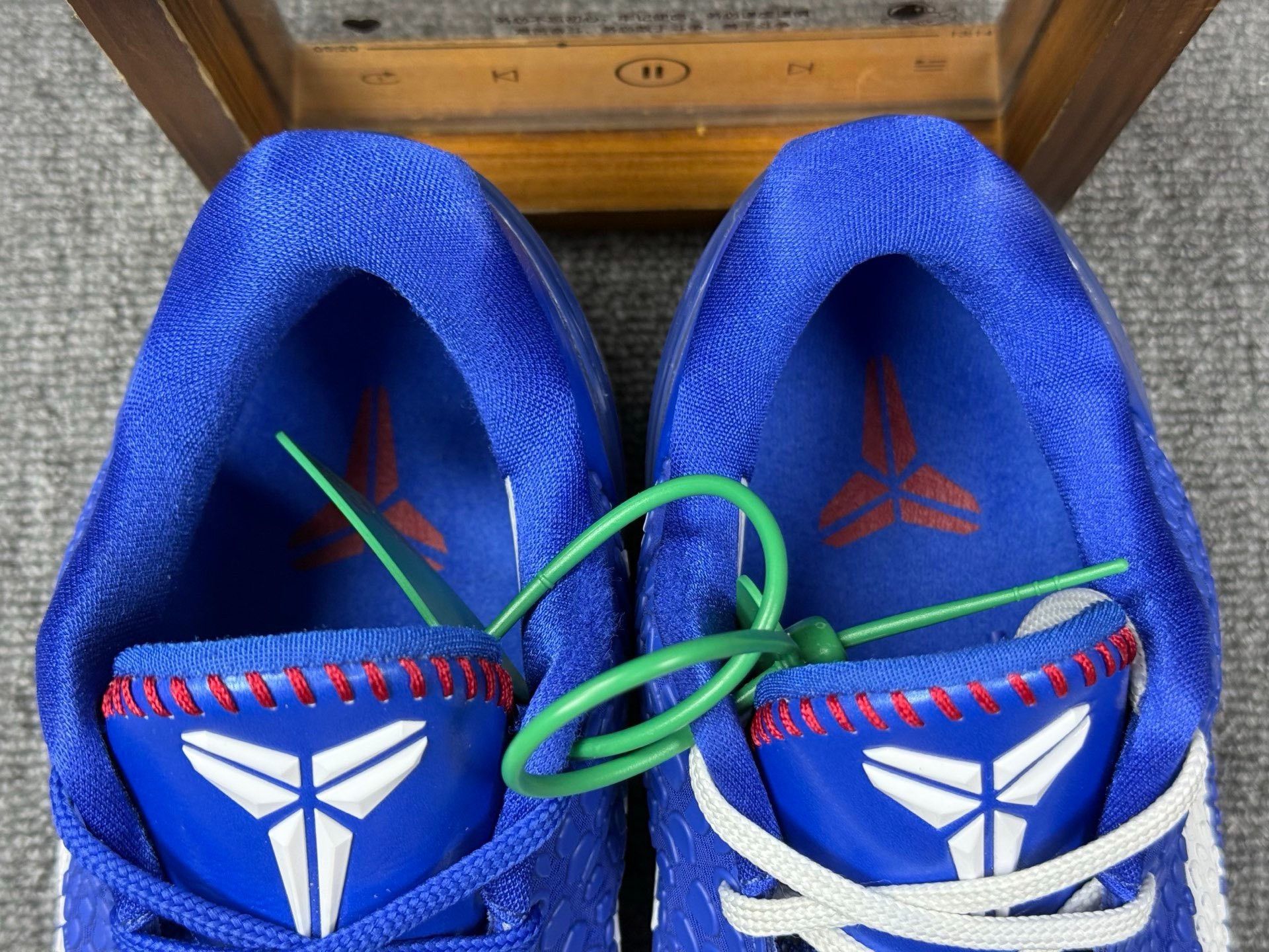 Nike Nike KOBE6 Blue Lowtop Sneakers 13 Men Size US 13 / EU 46 - 9 Thumbnail
