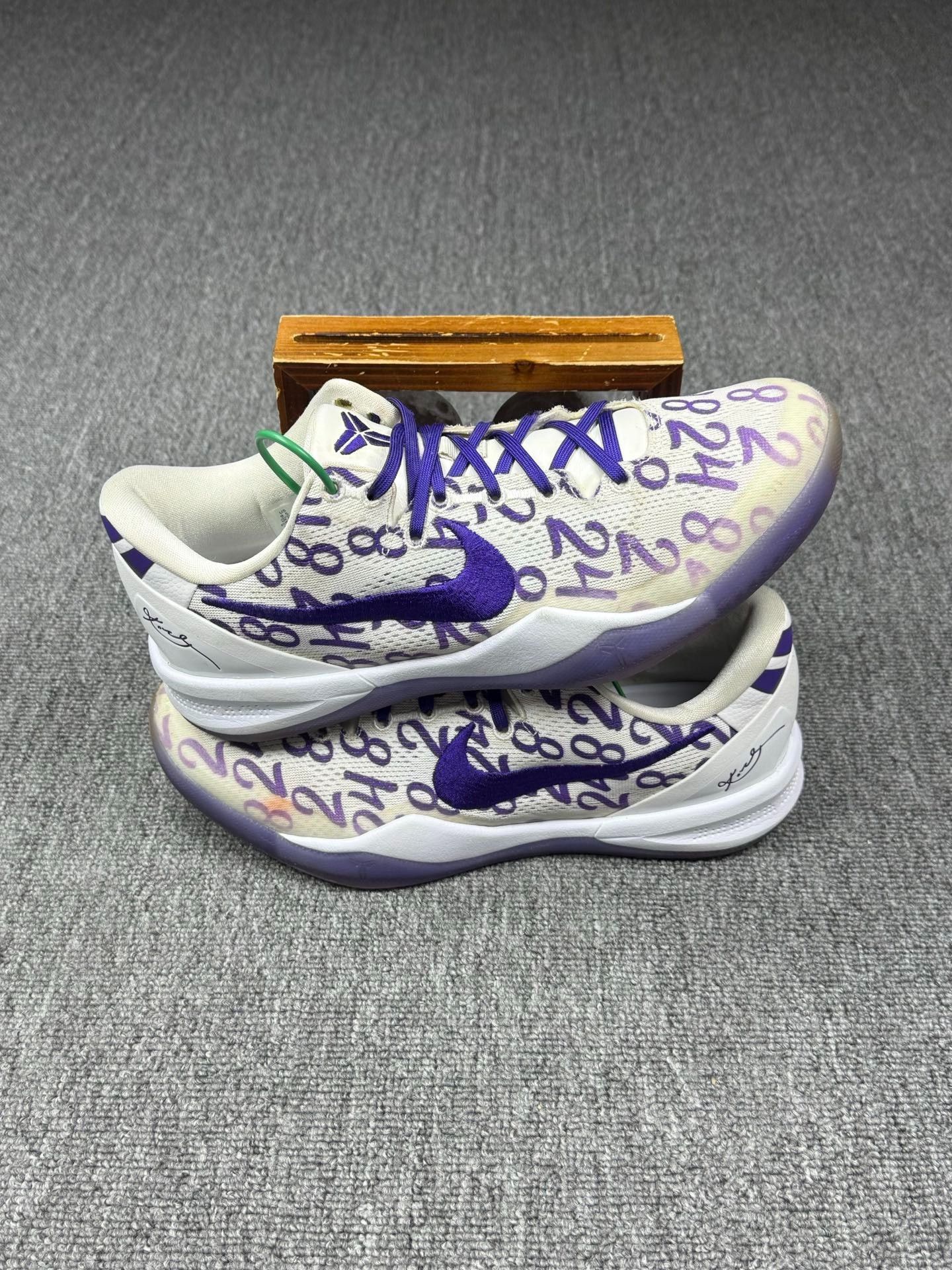 Nike Nike KOBE8 White Lowtop Sneakers 10 Men Size US 10 / EU 43 - 2 Thumbnail