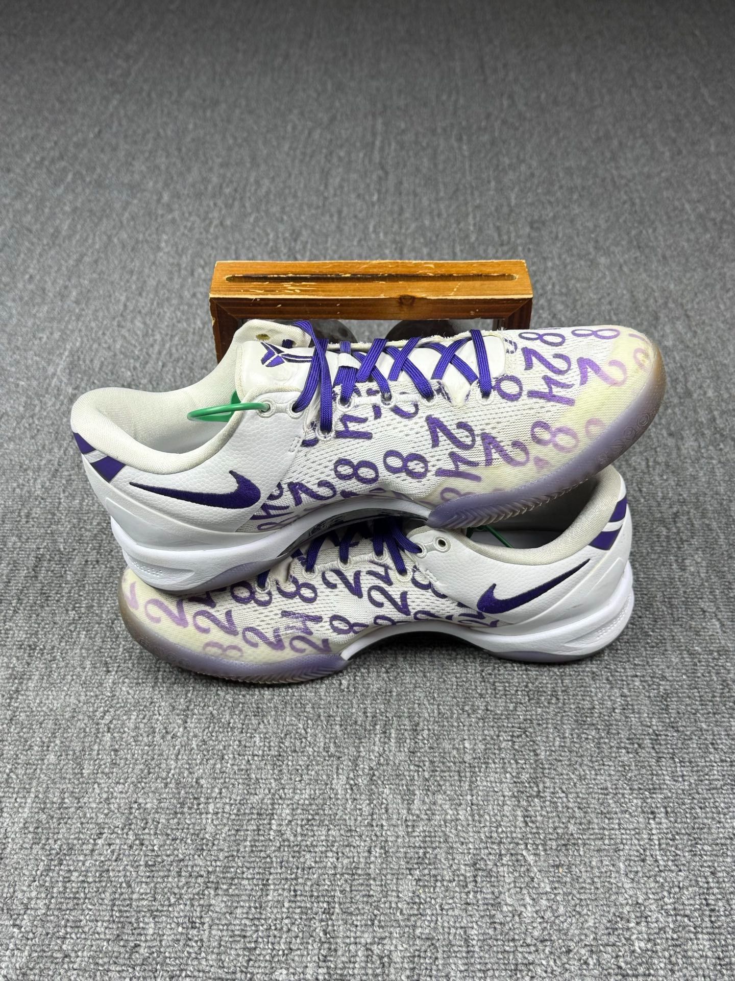 Nike Nike KOBE8 White Lowtop Sneakers 10 Men Size US 10 / EU 43 - 3 Thumbnail