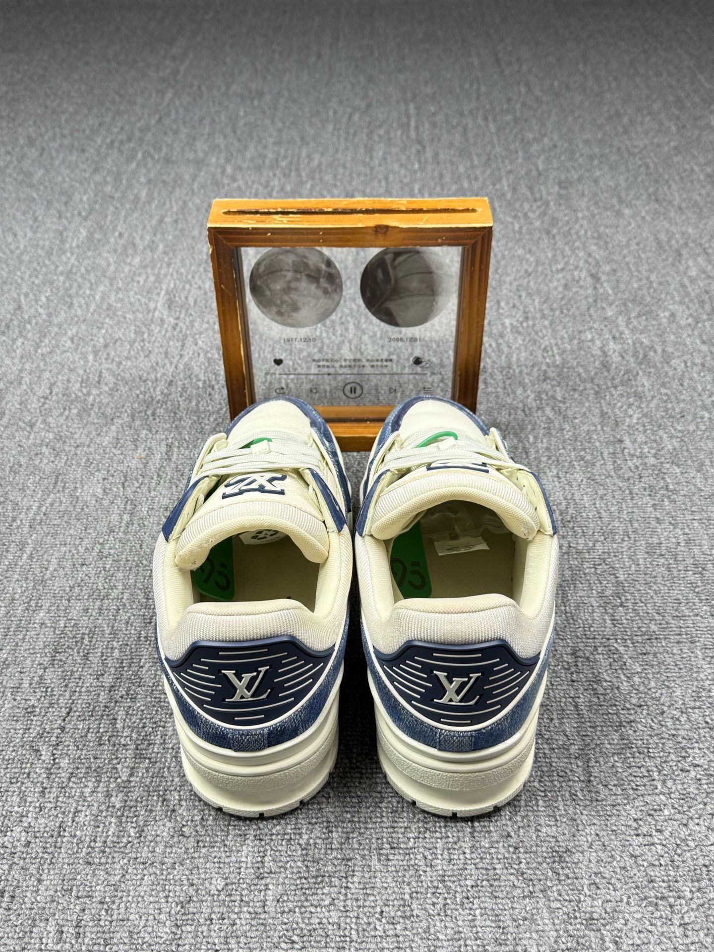Louis Vuitton Louis Vuitton Training Blue Lowtop Sneakers 9 Men Size US 9 / EU 42 - 5 Thumbnail