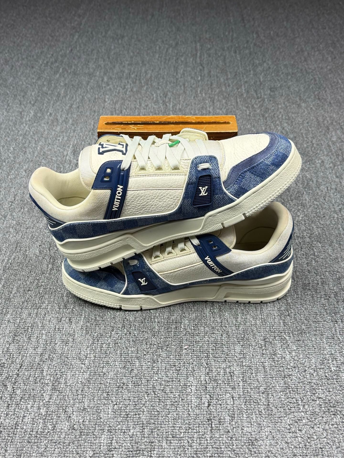 Louis Vuitton Louis Vuitton Training Blue Lowtop Sneakers 9 Men Size US 9 / EU 42 - 3 Thumbnail