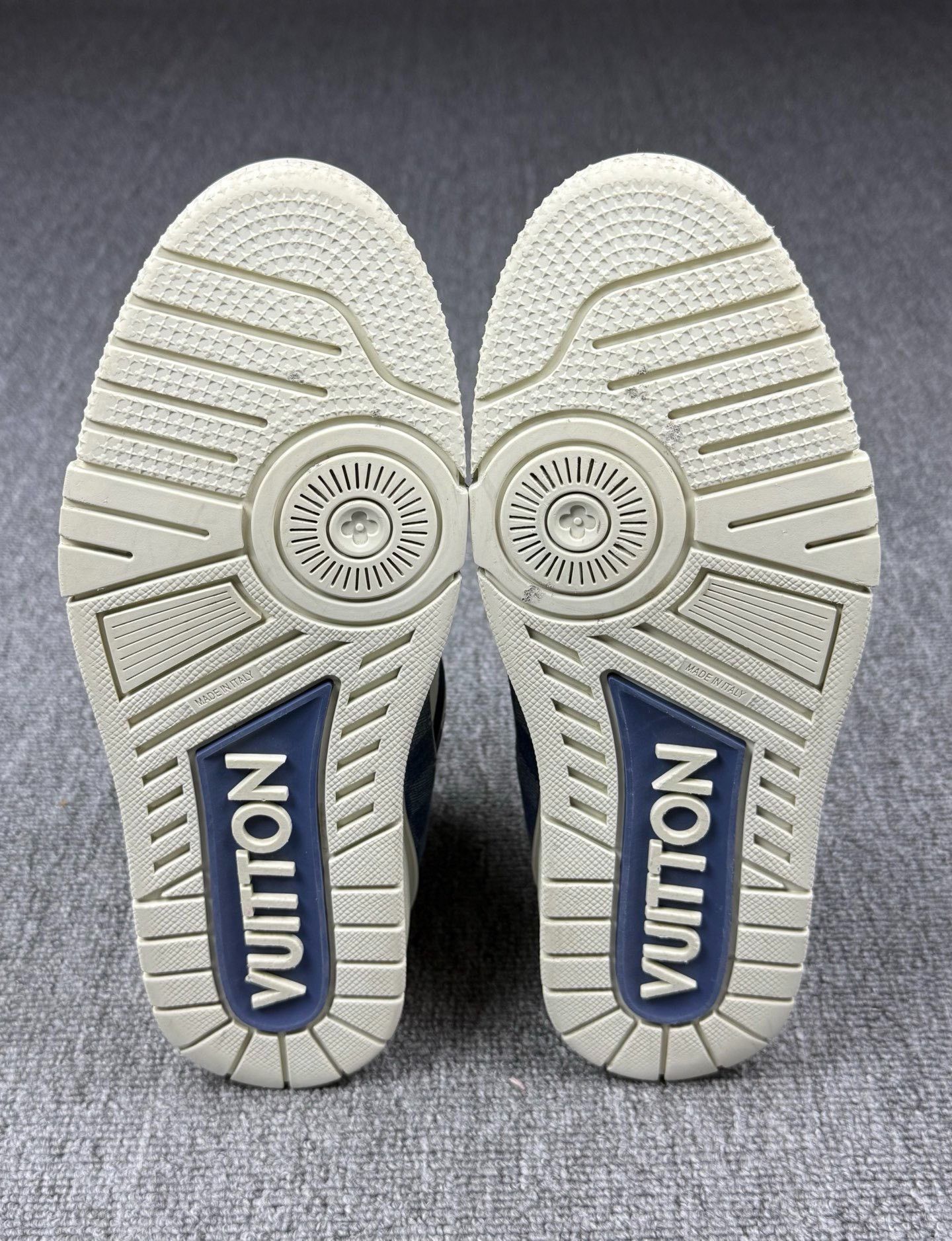 Louis Vuitton Louis Vuitton Training Blue Lowtop Sneakers 9 Men Size US 9 / EU 42 - 6 Thumbnail