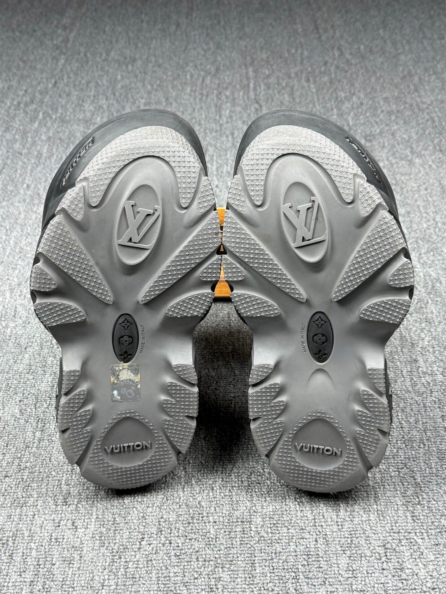 Louis Vuitton Louis Vuitton Shark Black Sandals 8 Men Size US 8 / EU 41 - 6 Thumbnail