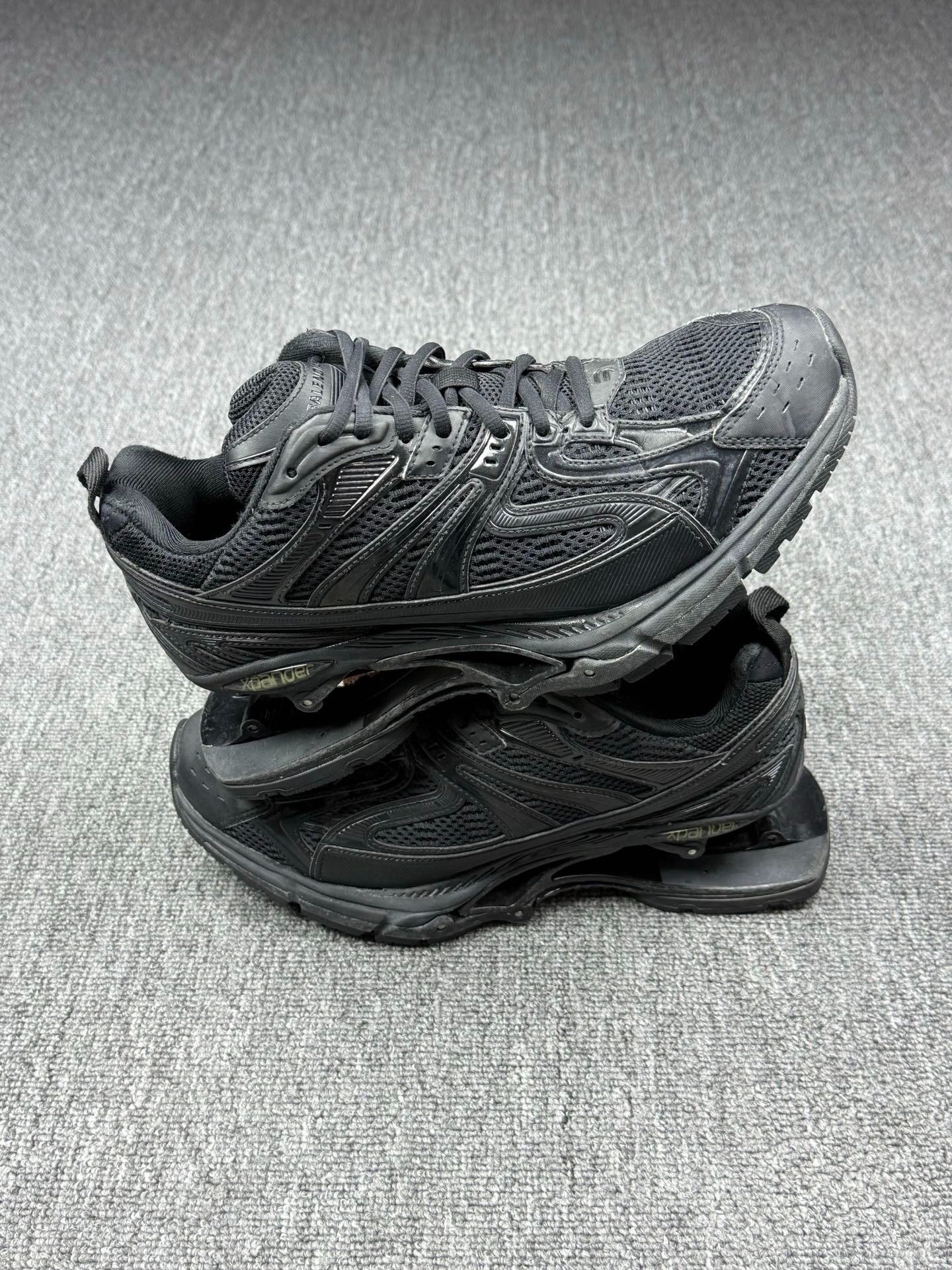 Balenciaga Balenciaga Black Lowtop Sneakers 9 Men Size US 9 / EU 42 - 2 Thumbnail