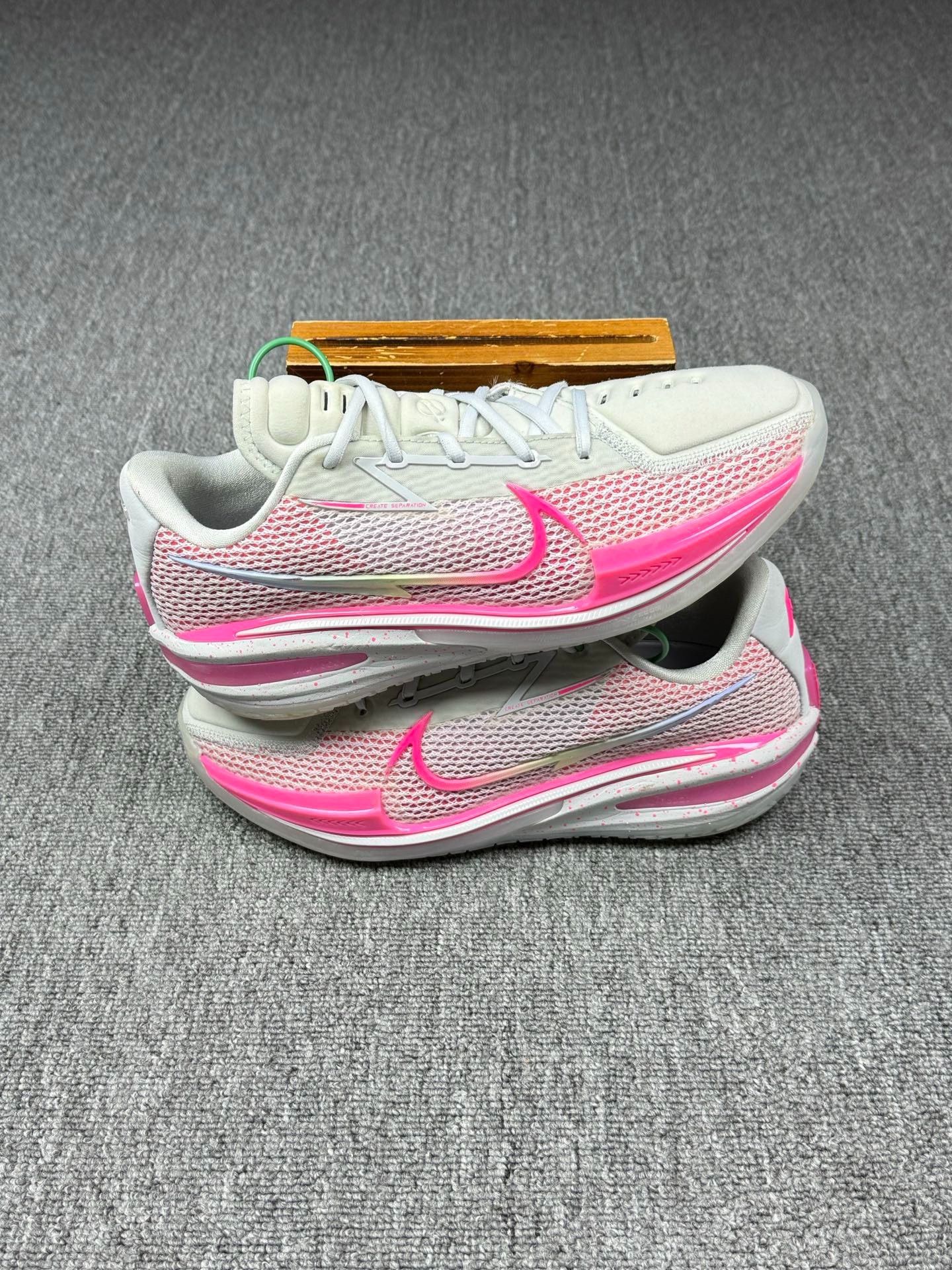 Nike Nike Pink Lowtop Sneakers 11 Men Size US 11 / EU 44 - 2 Thumbnail