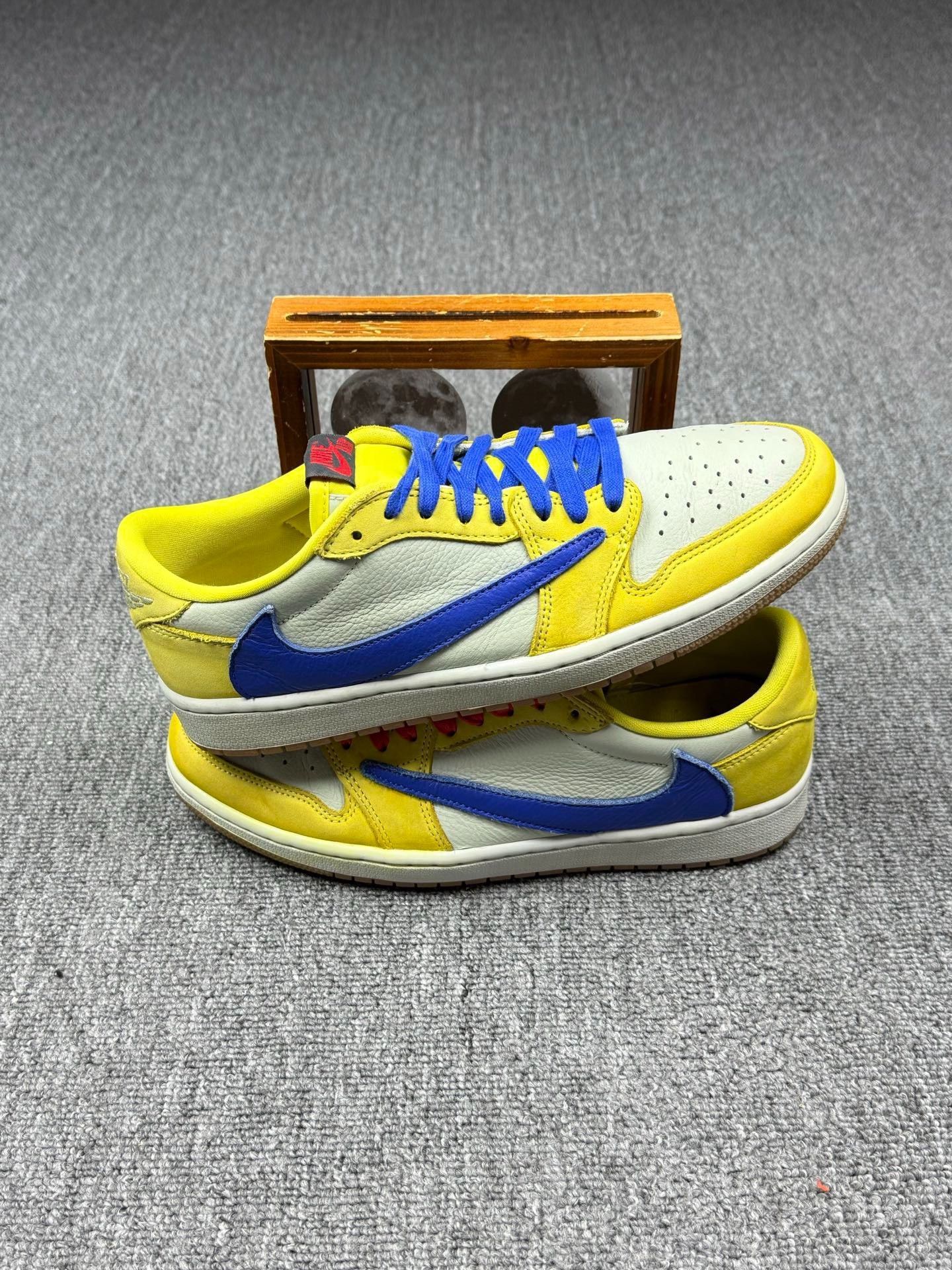 Nike Nike AJ1 Gold Lowtop Sneakers 9 Men Size US 9 / EU 42 - 2 Thumbnail