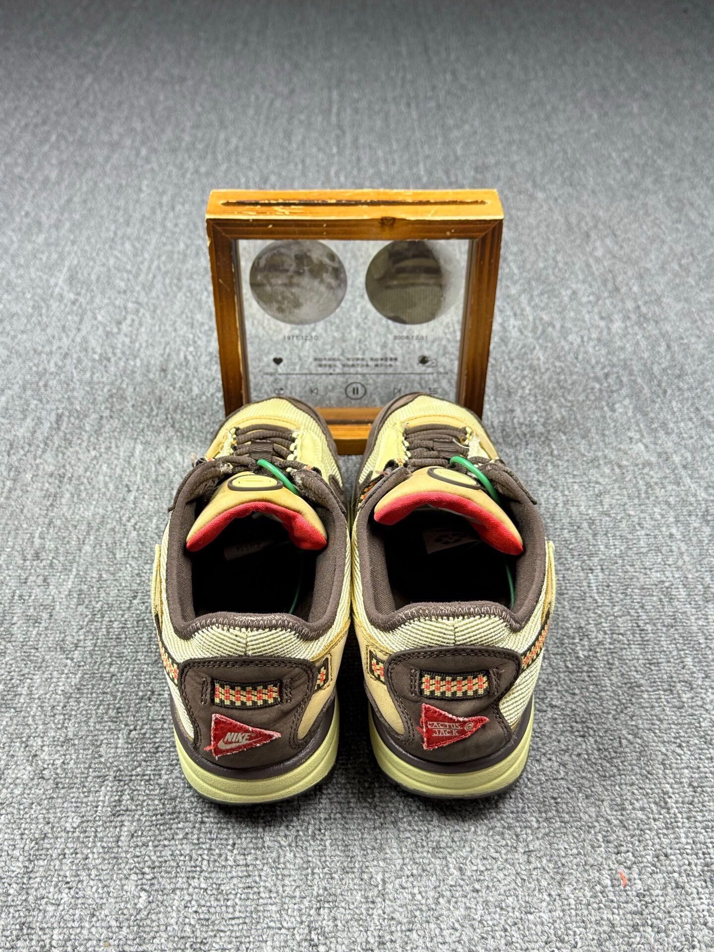Nike Nike Beige Lowtop Sneakers 10 Men Size US 10 / EU 43 - 5 Thumbnail
