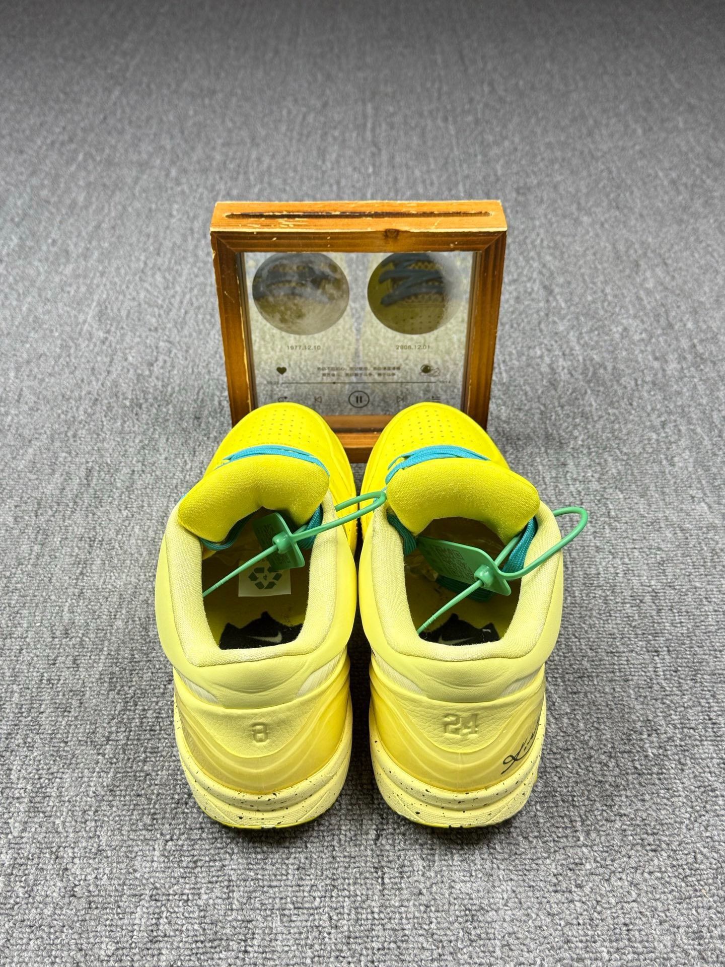 Nike Nike KOBE4 Yellow Lowtop Sneakers 11 Men Size US 11 / EU 44 - 5 Thumbnail