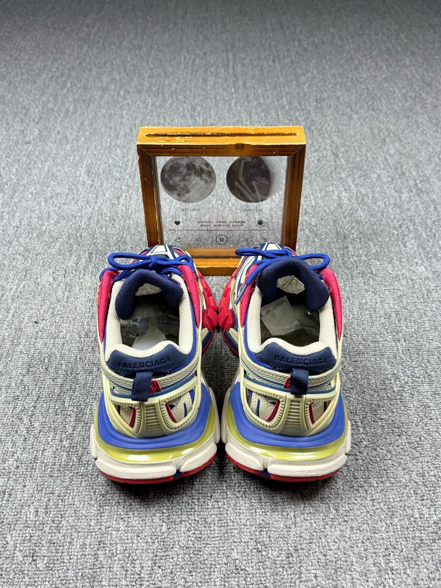 Balenciaga Balenciaga Blue Lowtop Sneakers 7 Men Size US 7 / EU 40 - 5 Thumbnail