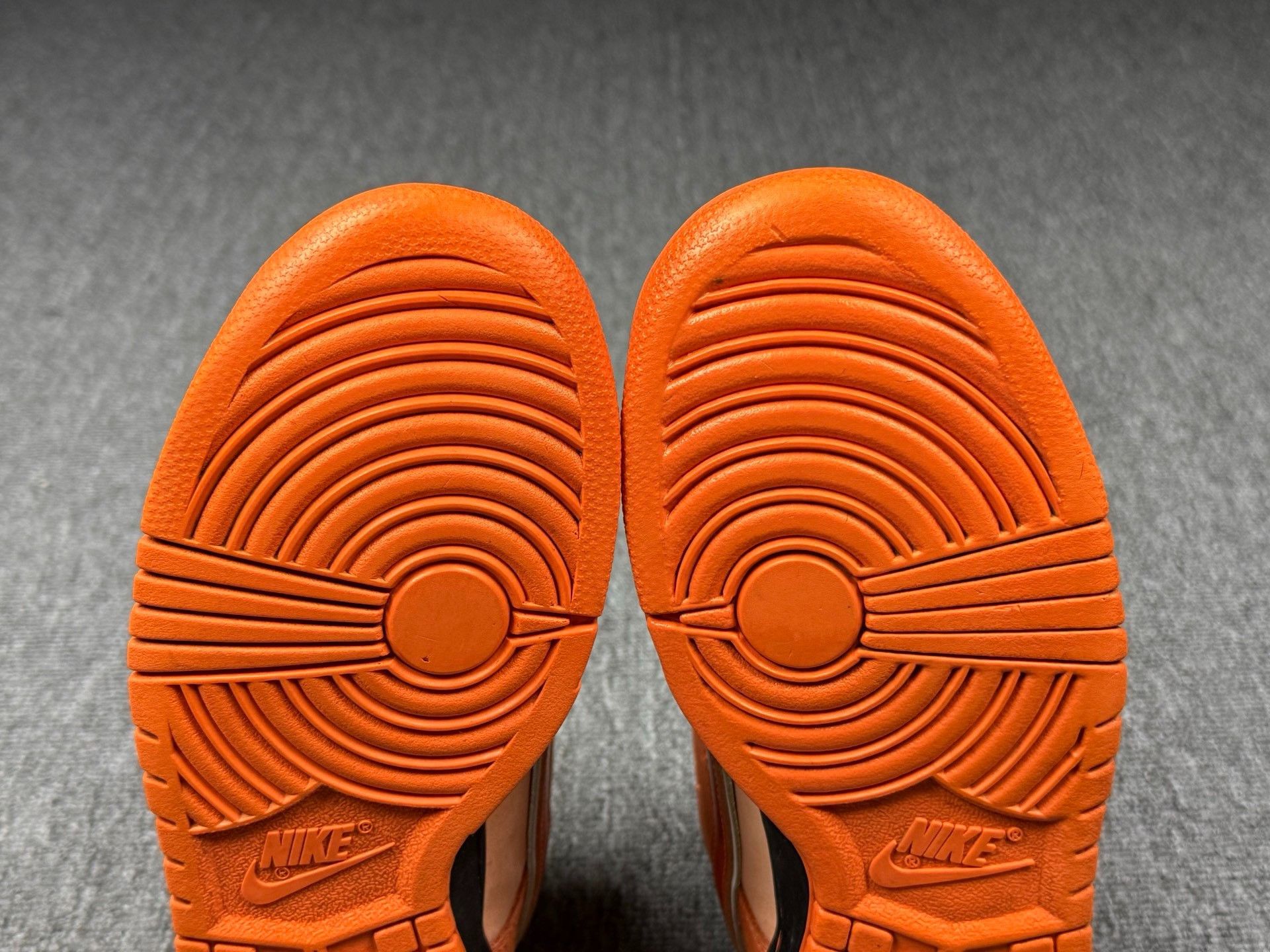 Nike Nike DUNK SB Orange Lowtop Sneakers 8 Men Size US 8 / EU 41 - 7 Thumbnail