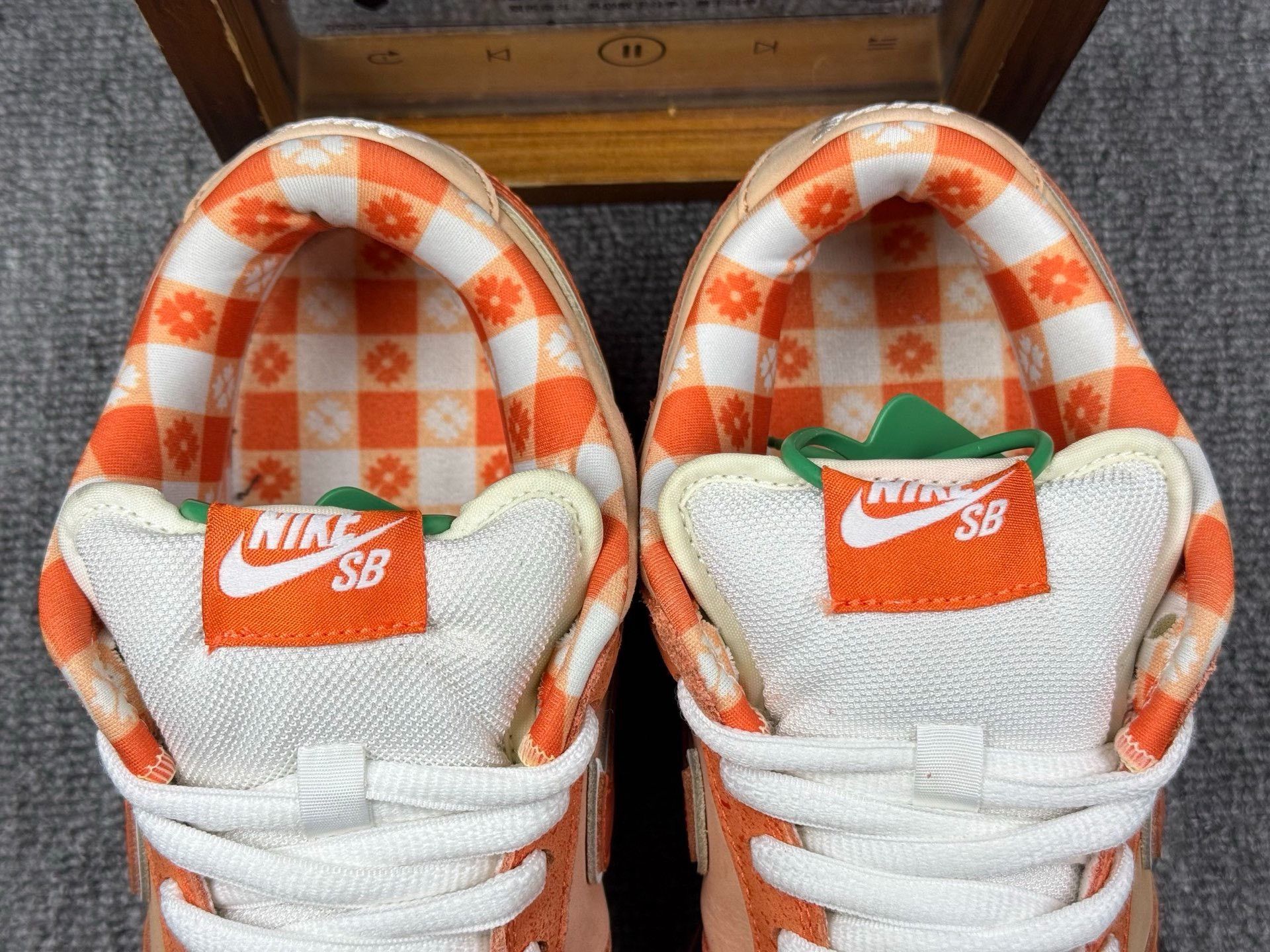 Nike Nike DUNK SB Orange Lowtop Sneakers 8 Men Size US 8 / EU 41 - 9 Thumbnail