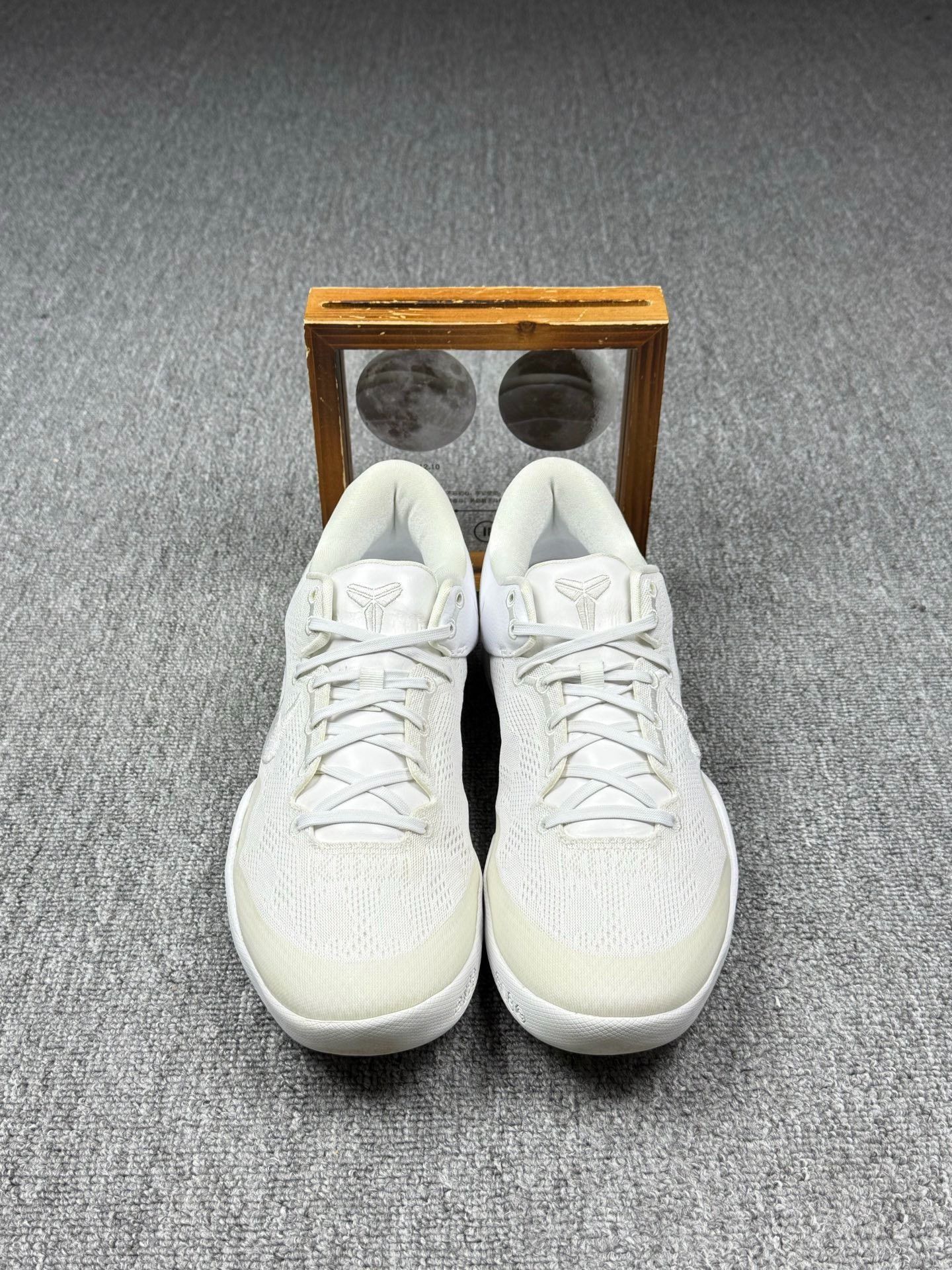 Nike Nike KOBE8 White Lowtop Sneakers 10 Men Size US 10 / EU 43 - 4 Thumbnail