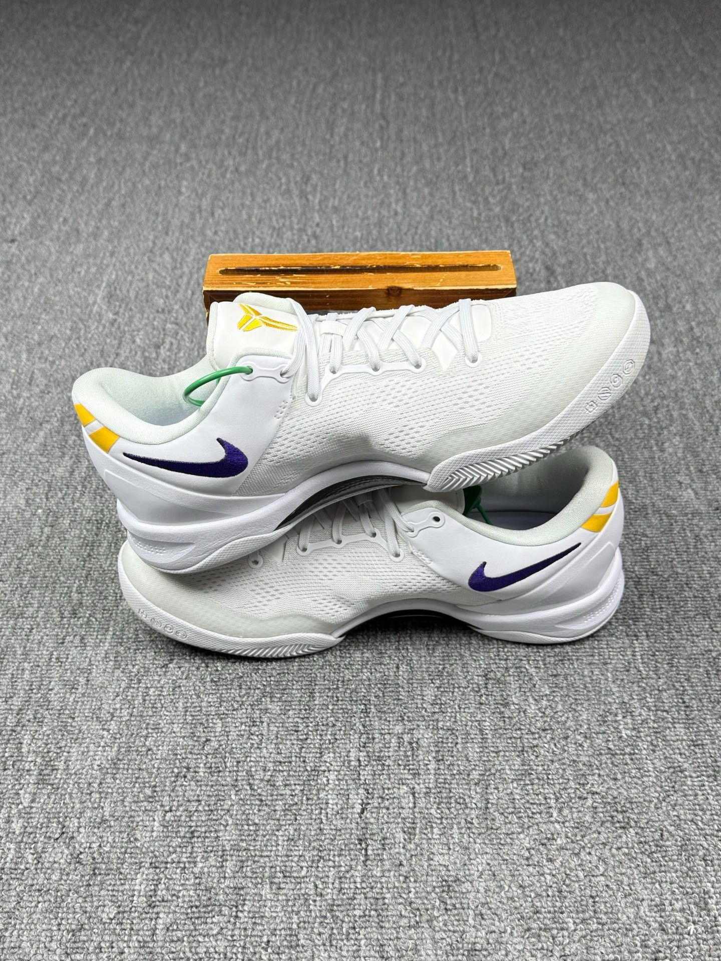 Nike Nike KOBE8 Purple Lowtop Sneakers 11 Men Size US 11 / EU 44 - 3 Thumbnail