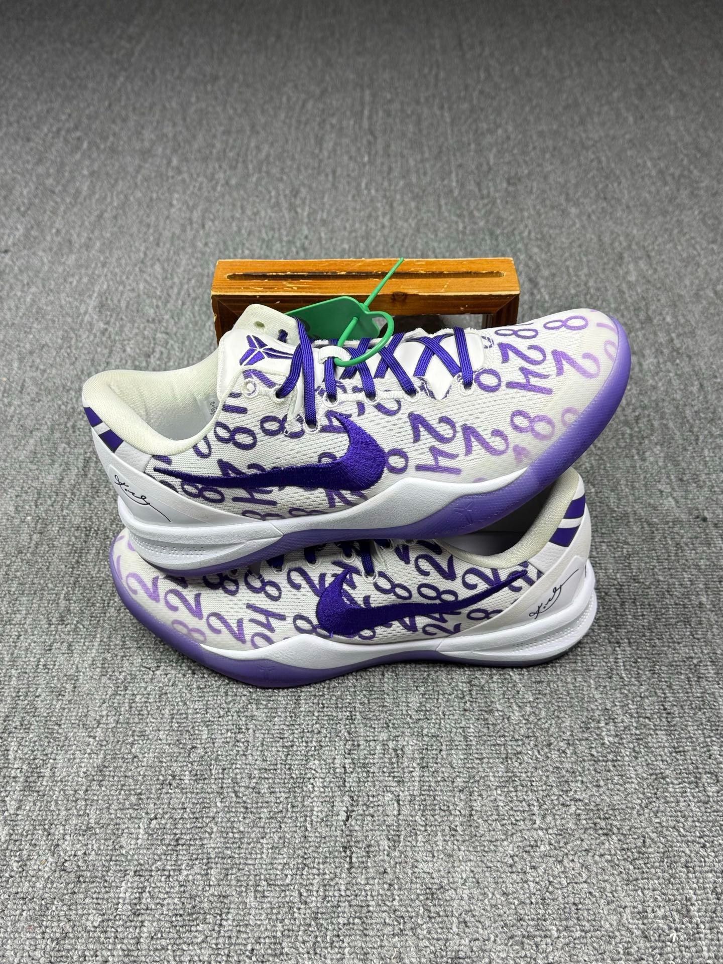 Nike Nike KOBE8 White Lowtop Sneakers 9 Men Size US 9 / EU 42 - 2 Thumbnail