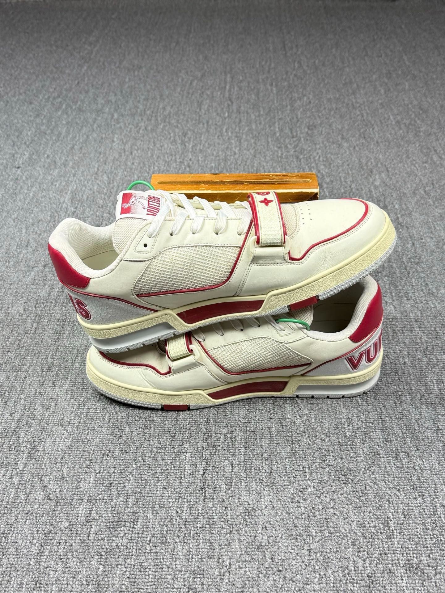 Louis Vuitton Louis Vuitton Training Red Lowtop Sneakers 11 Men Size US 11 / EU 44 - 3 Thumbnail
