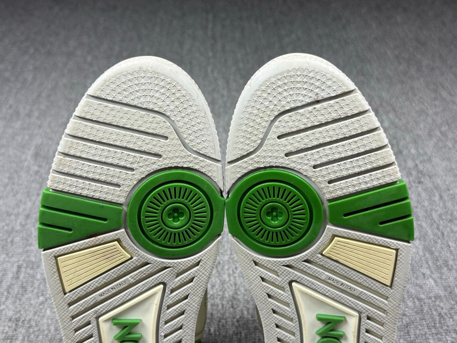 Louis Vuitton Louis Vuitton Training Green Lowtop Sneakers 9 Men Size US 9 / EU 42 - 7 Thumbnail