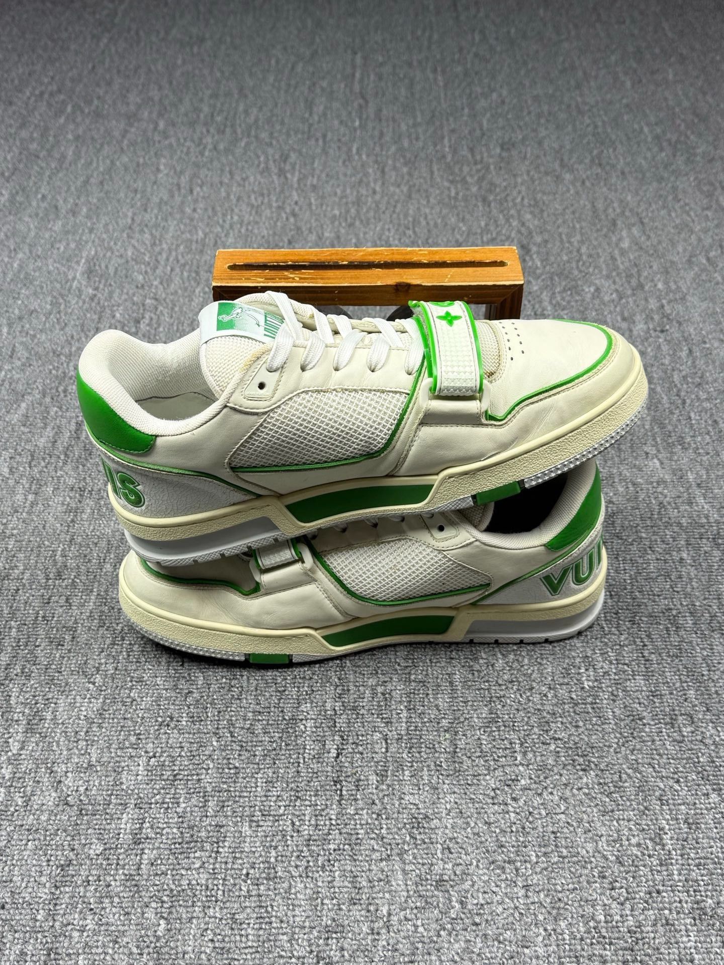 Louis Vuitton Louis Vuitton Training Green Lowtop Sneakers 8 Men Size US 8 / EU 41 - 3 Thumbnail