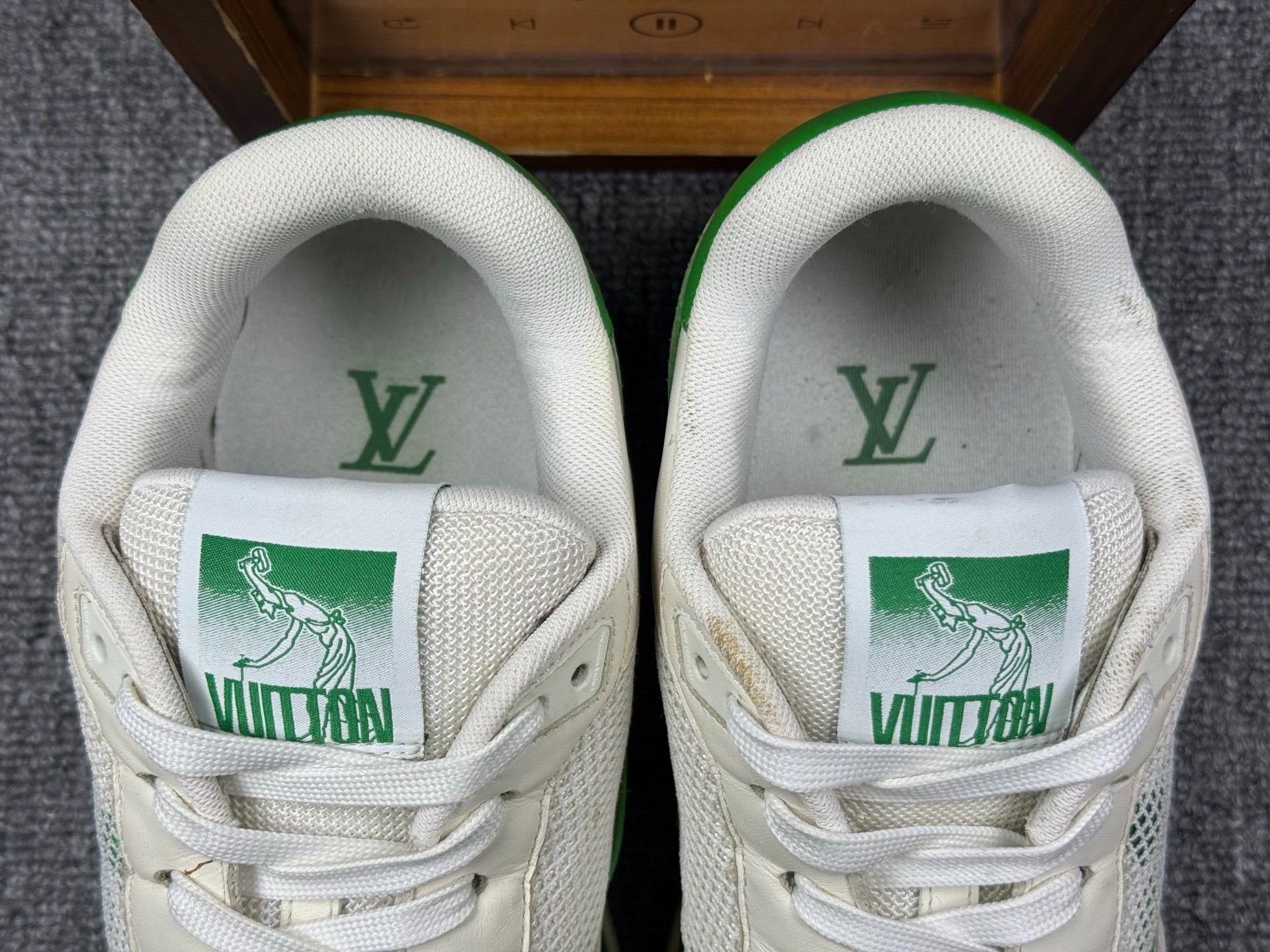 Louis Vuitton Louis Vuitton Training Green Lowtop Sneakers 8 Men Size US 8 / EU 41 - 9 Thumbnail