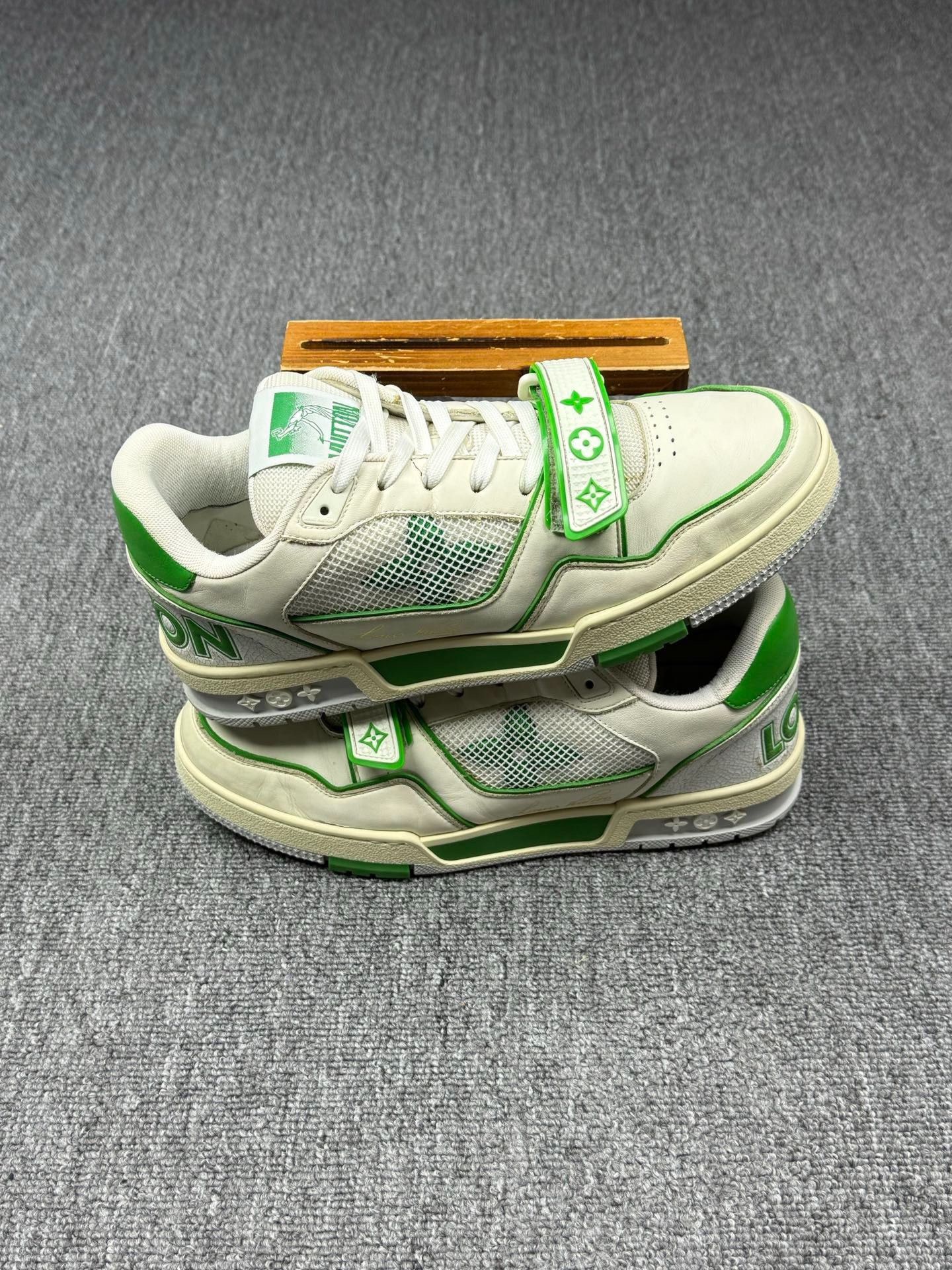 Louis Vuitton Louis Vuitton Training Green Lowtop Sneakers 8 Men Size US 8 / EU 41 - 2 Thumbnail