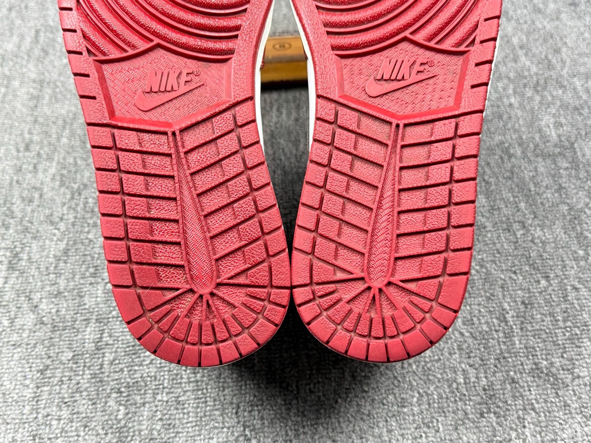 Nike Nike AJ1 Red Lowtop Sneakers 11 Men Size US 11 / EU 44 - 8 Thumbnail