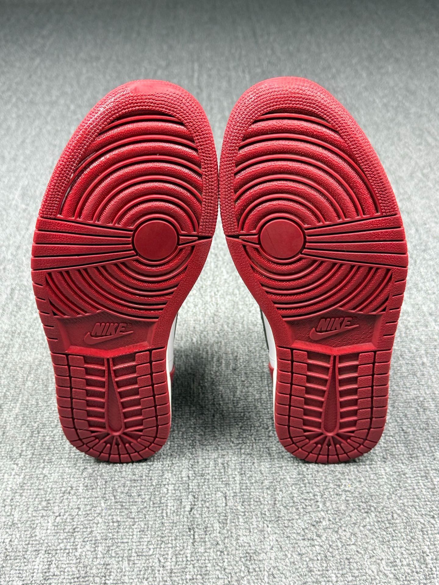 Nike Nike AJ1 Red Lowtop Sneakers 11 Men Size US 11 / EU 44 - 6 Thumbnail