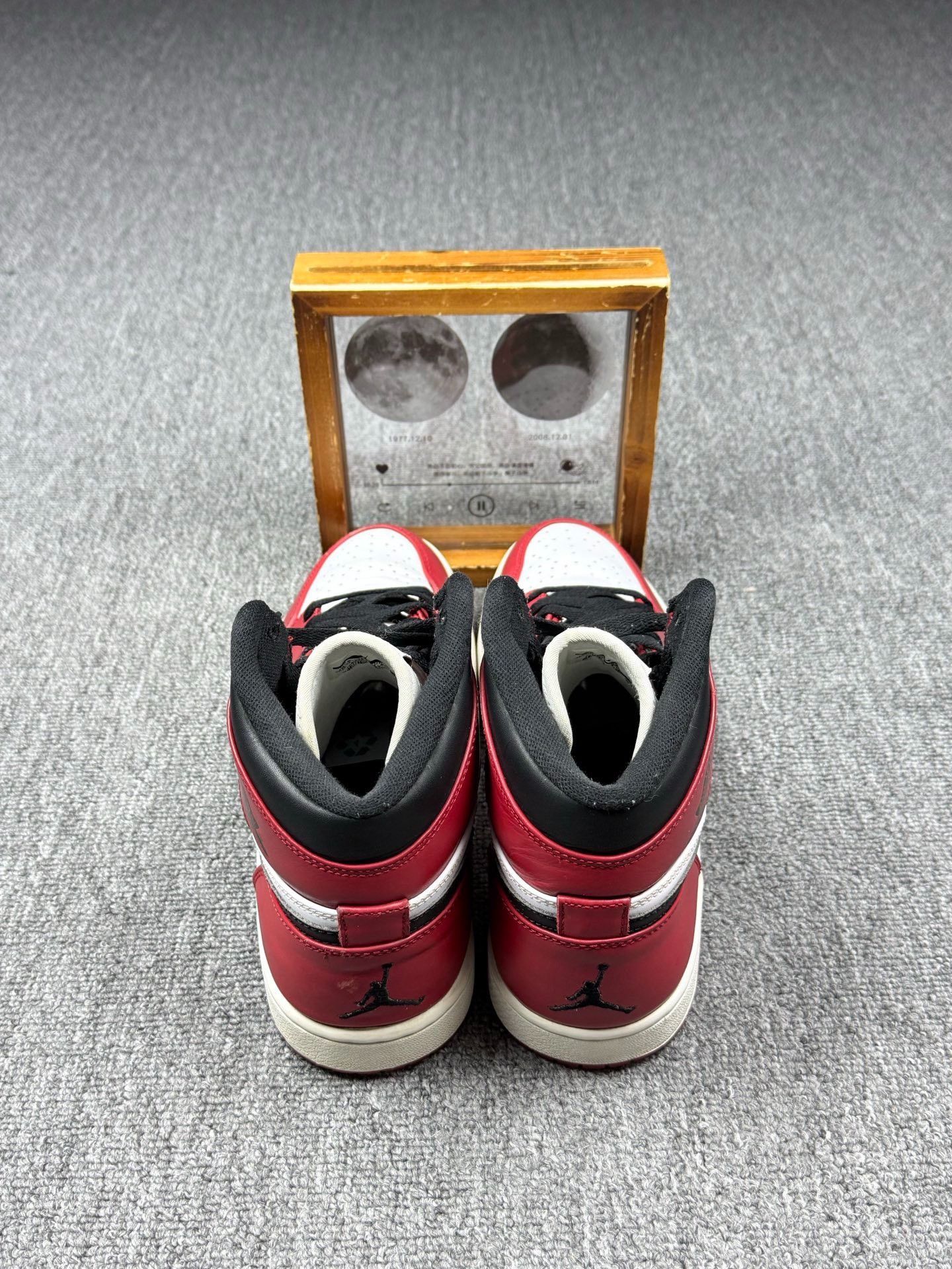 Nike Nike AJ1 Red Lowtop Sneakers 11 Men Size US 11 / EU 44 - 5 Thumbnail