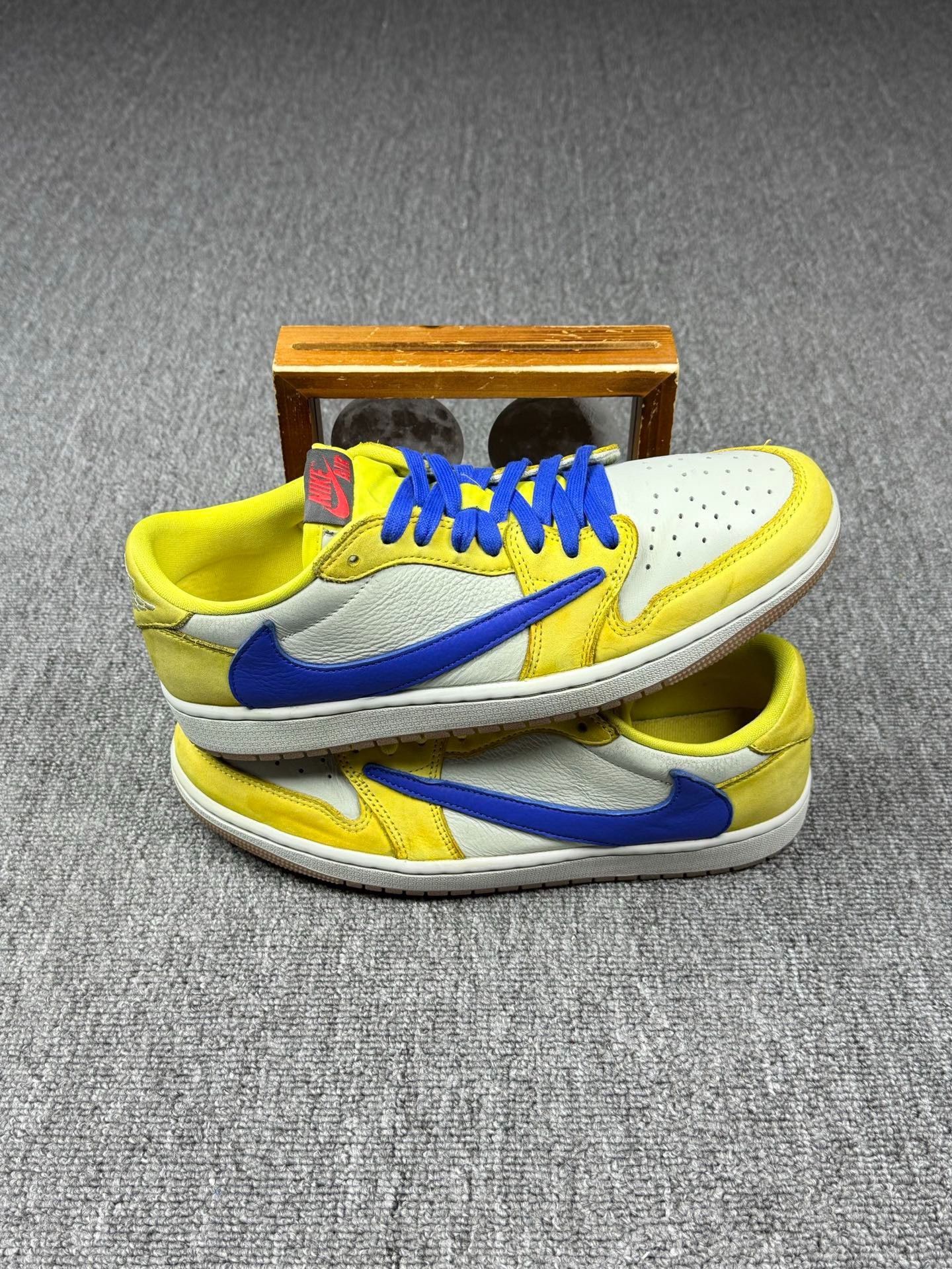 Nike Nike AJ1 Gold Lowtop Sneakers 9 Men Size US 9 / EU 42 - 2 Thumbnail