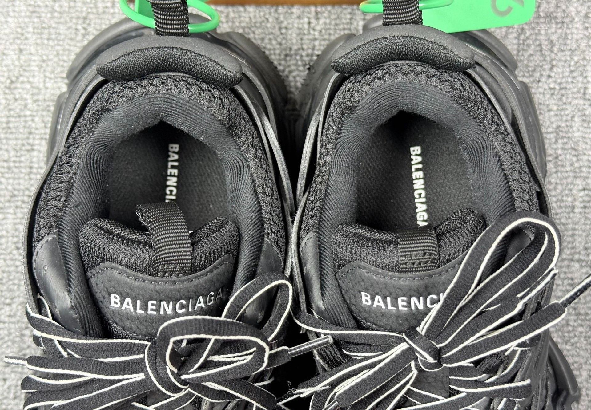 Balenciaga Balenciaga Black Lowtop Sneakers it_36 Women Size US 6 / IT 36 - 9 Thumbnail
