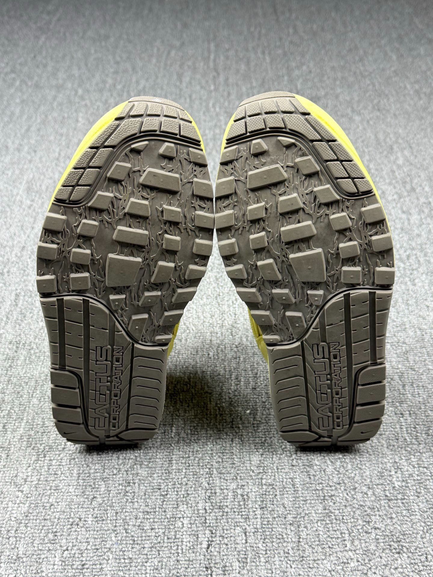 Nike Nike Gold Lowtop Sneakers 9 Men Size US 9 / EU 42 - 6 Thumbnail
