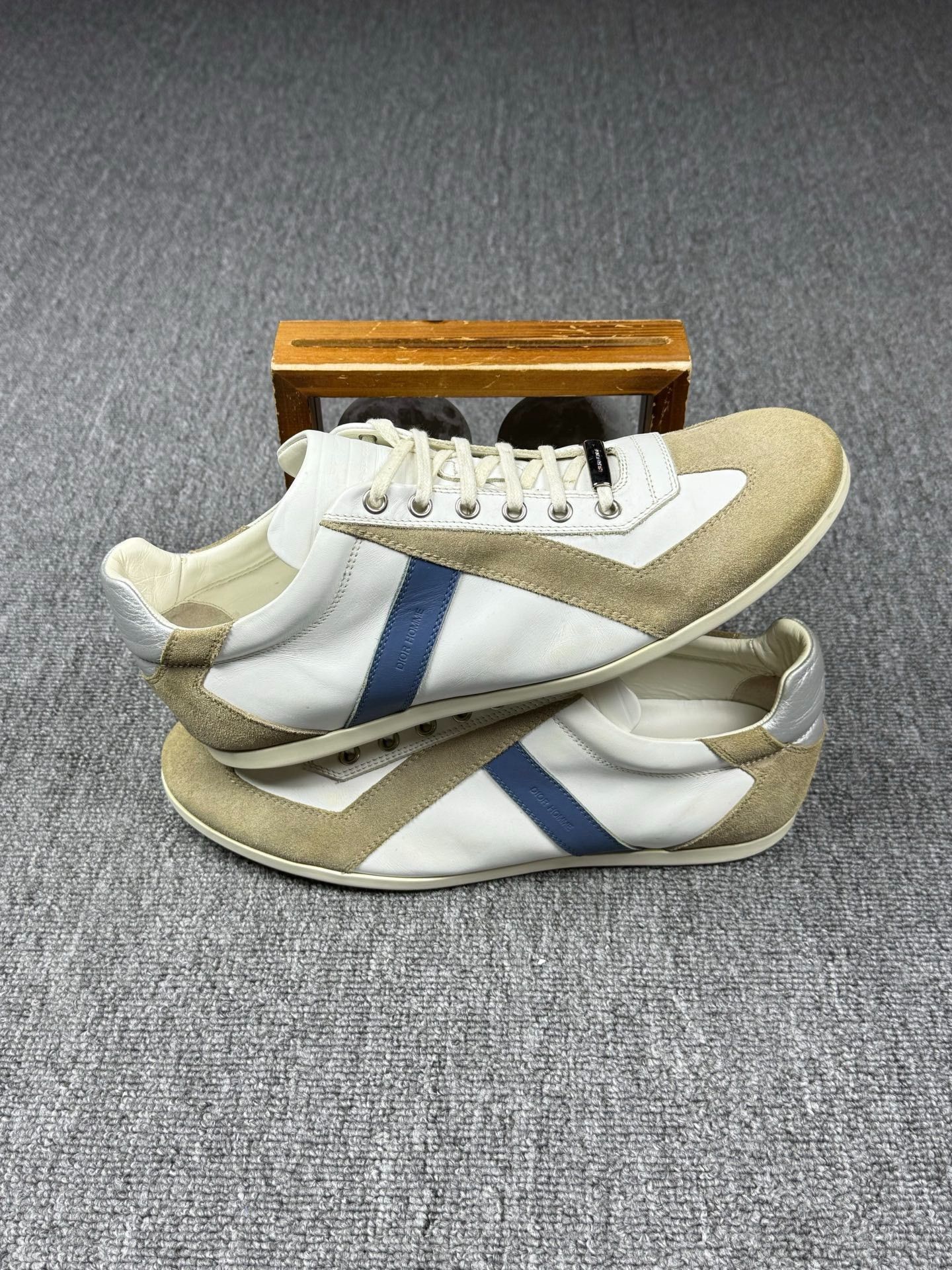 Dior Dior White Lowtop Sneakers 9 Men Size US 9 / EU 42 - 2 Thumbnail