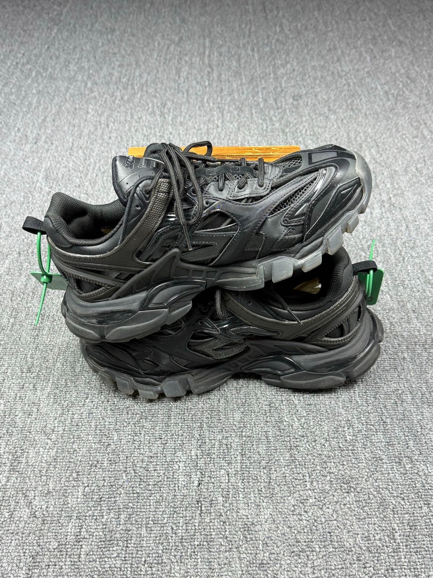 Balenciaga Balenciaga Black Lowtop Sneakers 8 Men Size US 8 / EU 41 - 3 Thumbnail